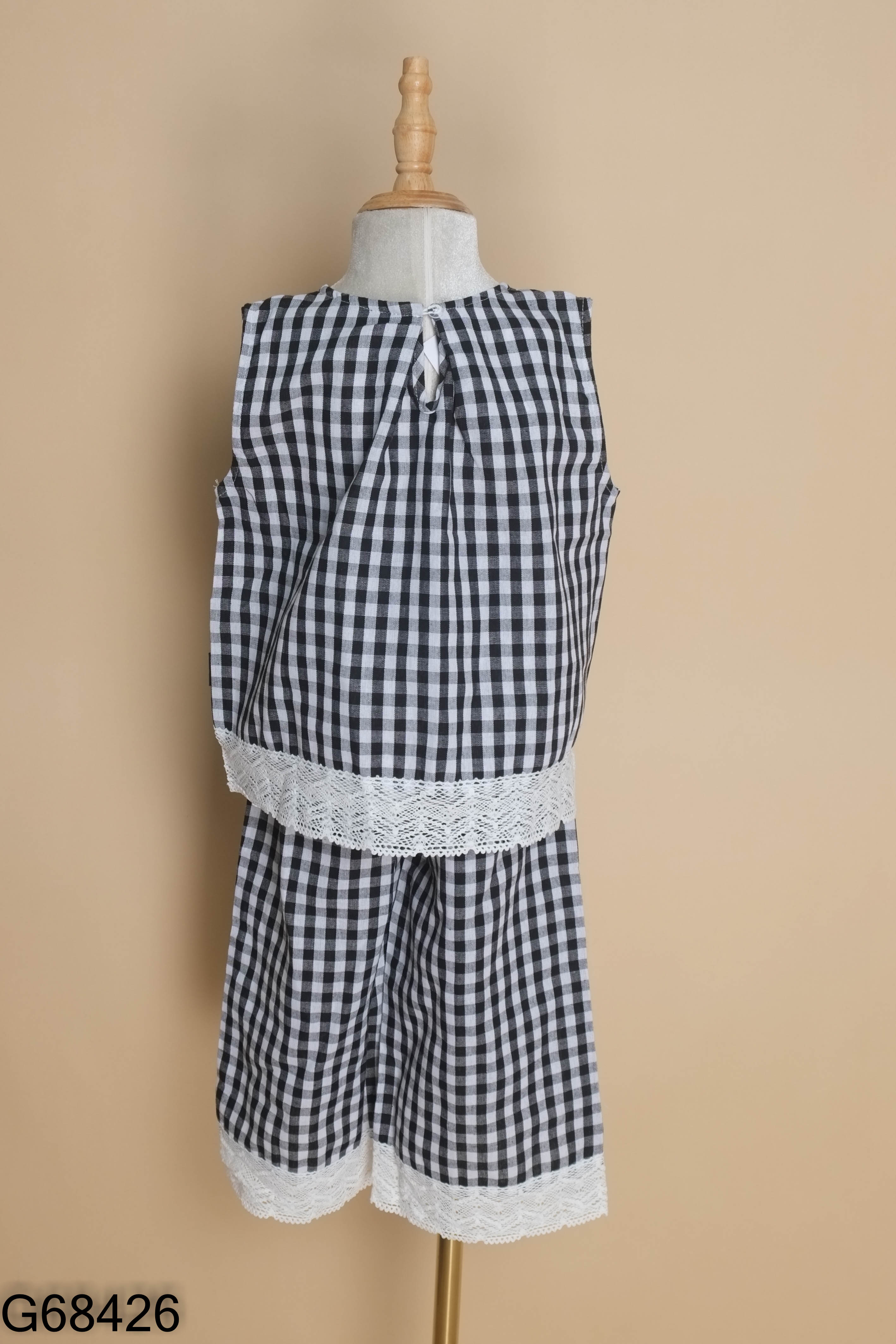 NEWTAG Set đen kẻ caro trắng phối ren