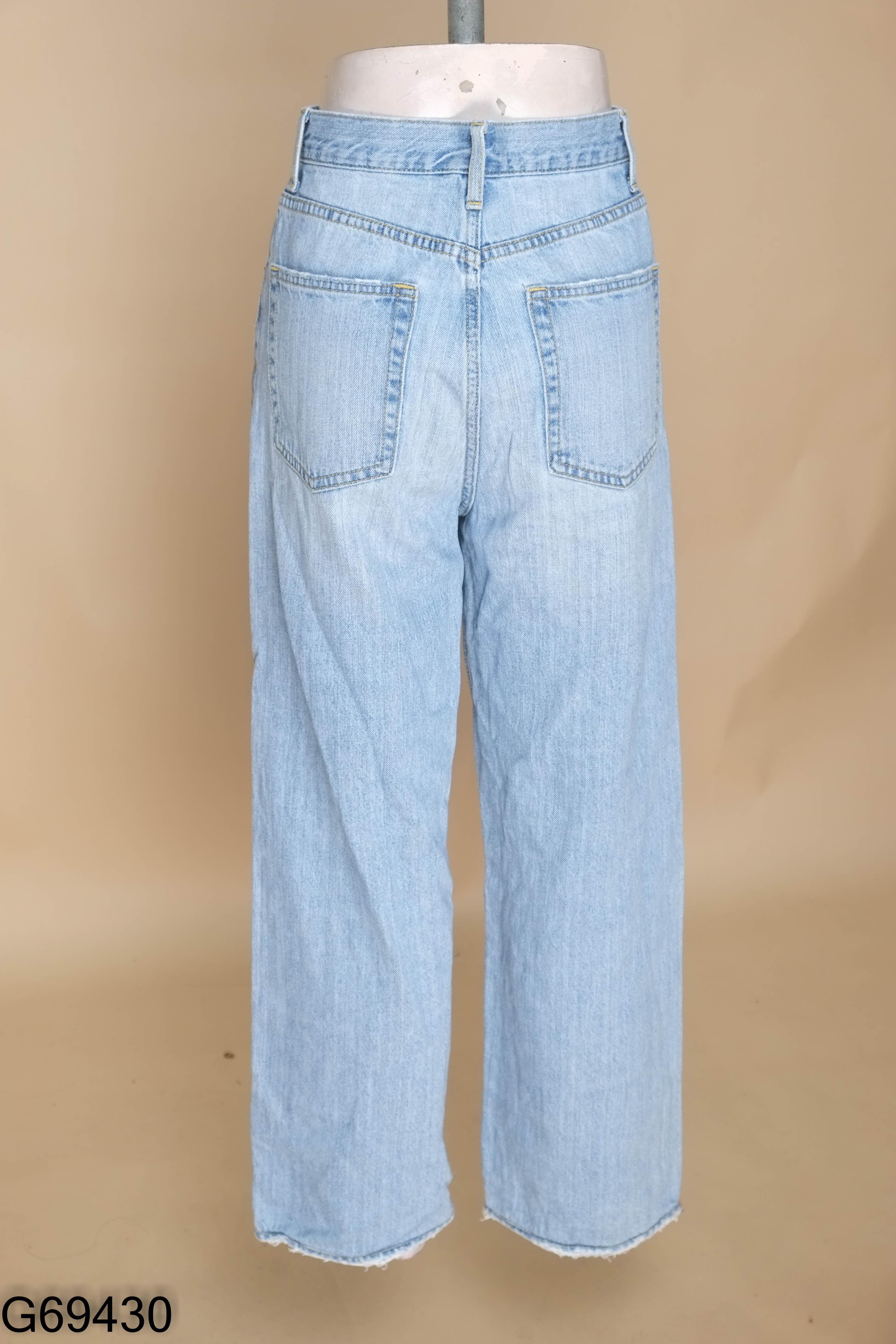 Quần jeans trơn xanh nhạt