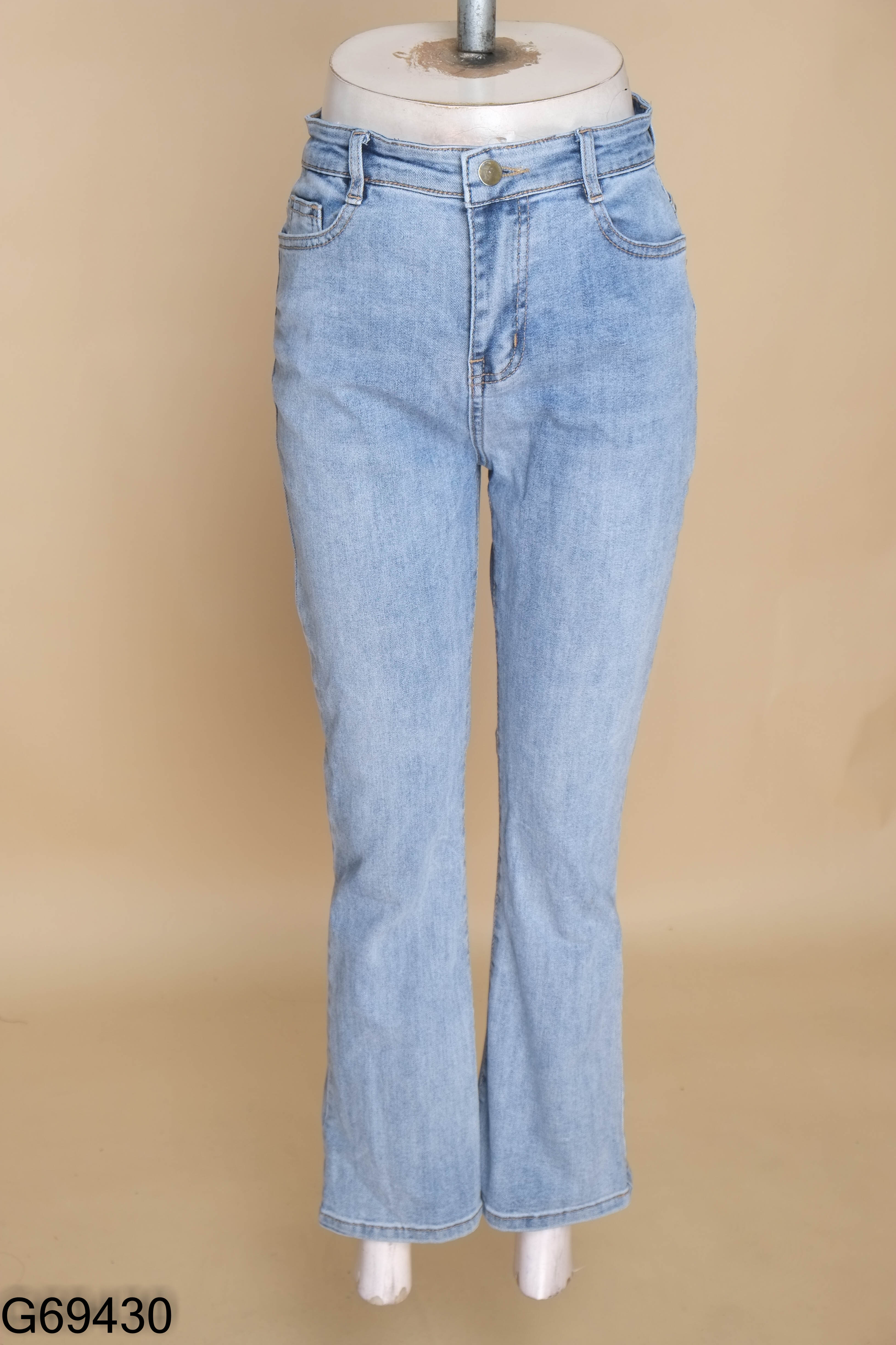 Quần jeans xanh GUMAC dáng loe