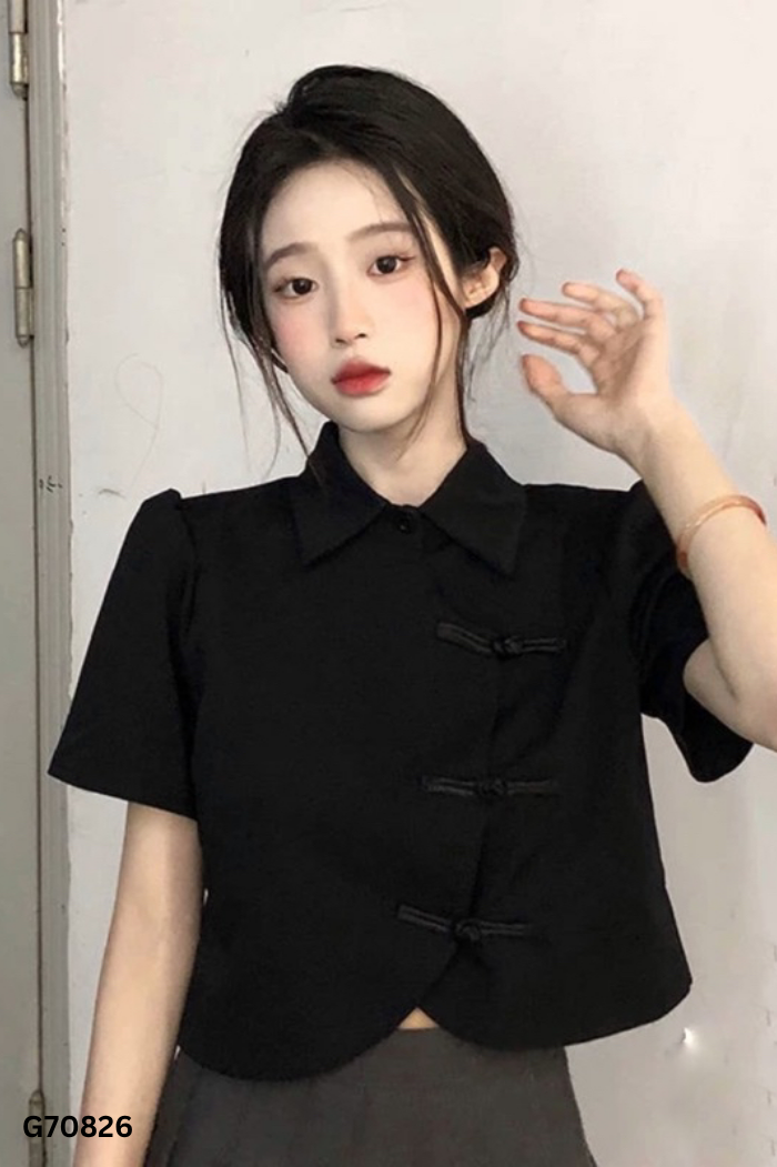 Áo kiểu đen cài khuy