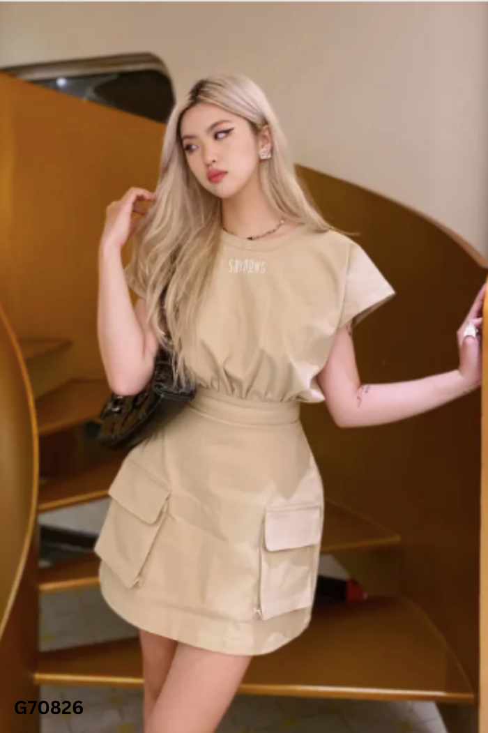 Váy SO YOUNG nâu thêu chữ