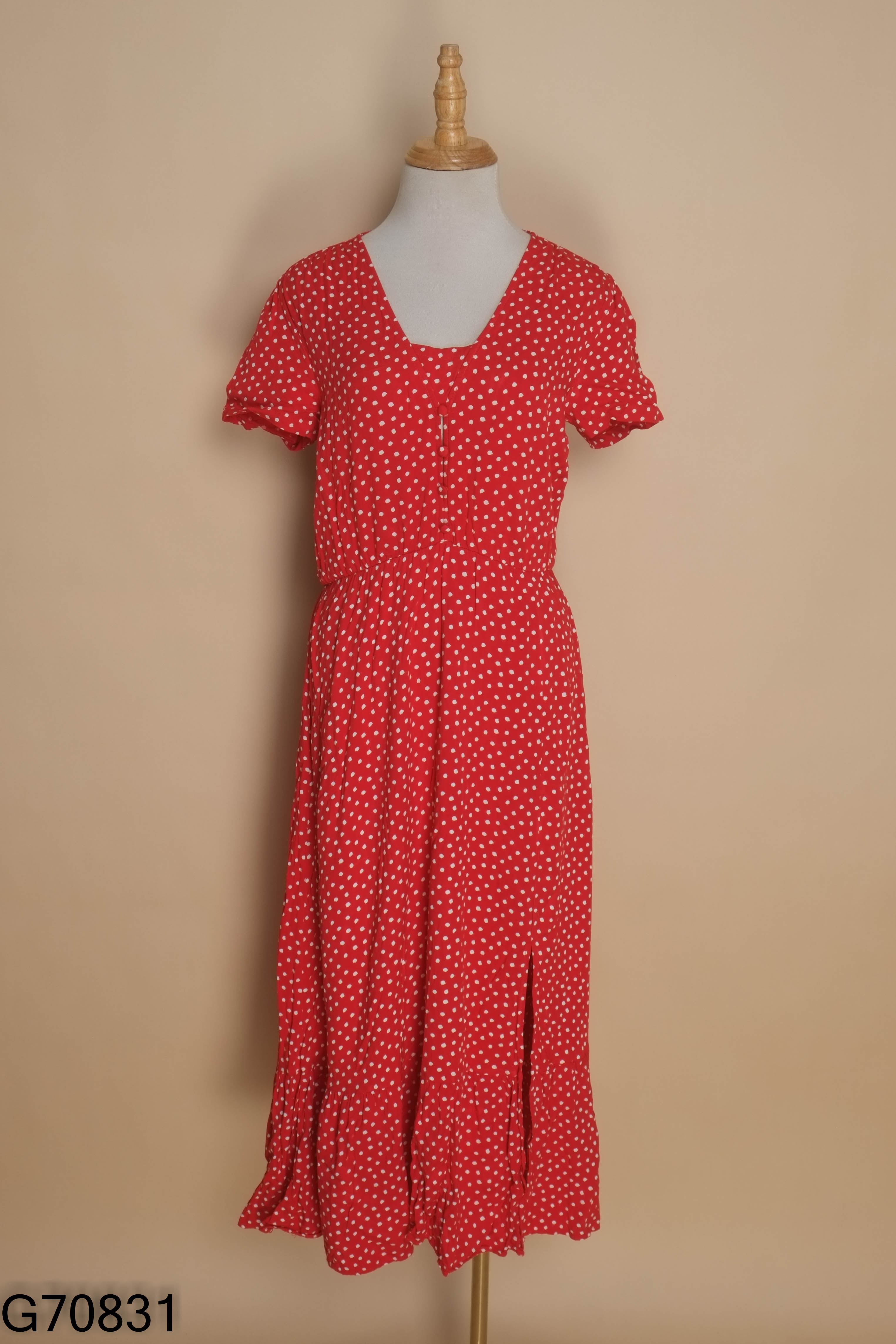 Váy ZARA đỏ chấm bi