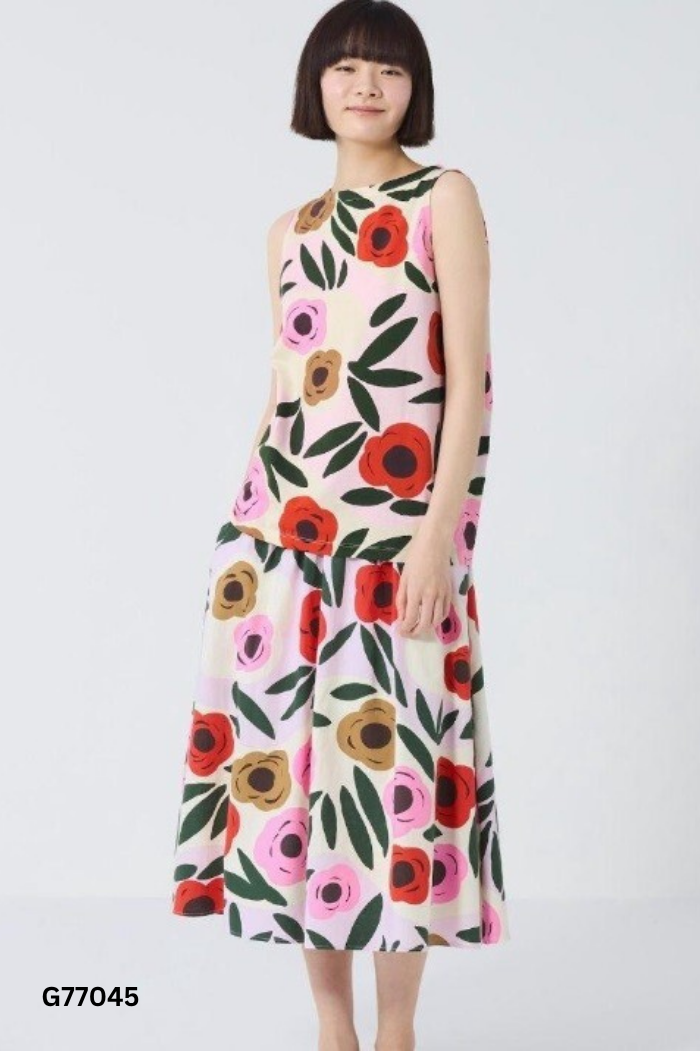 Set Áo UNIQLO hồng hoa + chân váy