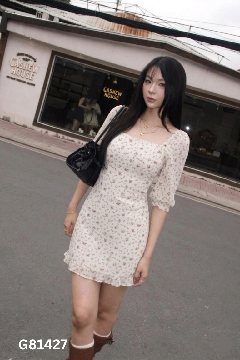 Váy be hoa cổ vuông