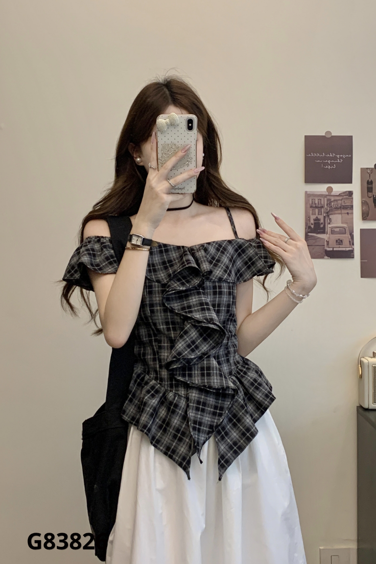 Áo đen kẻ caro phối bèo