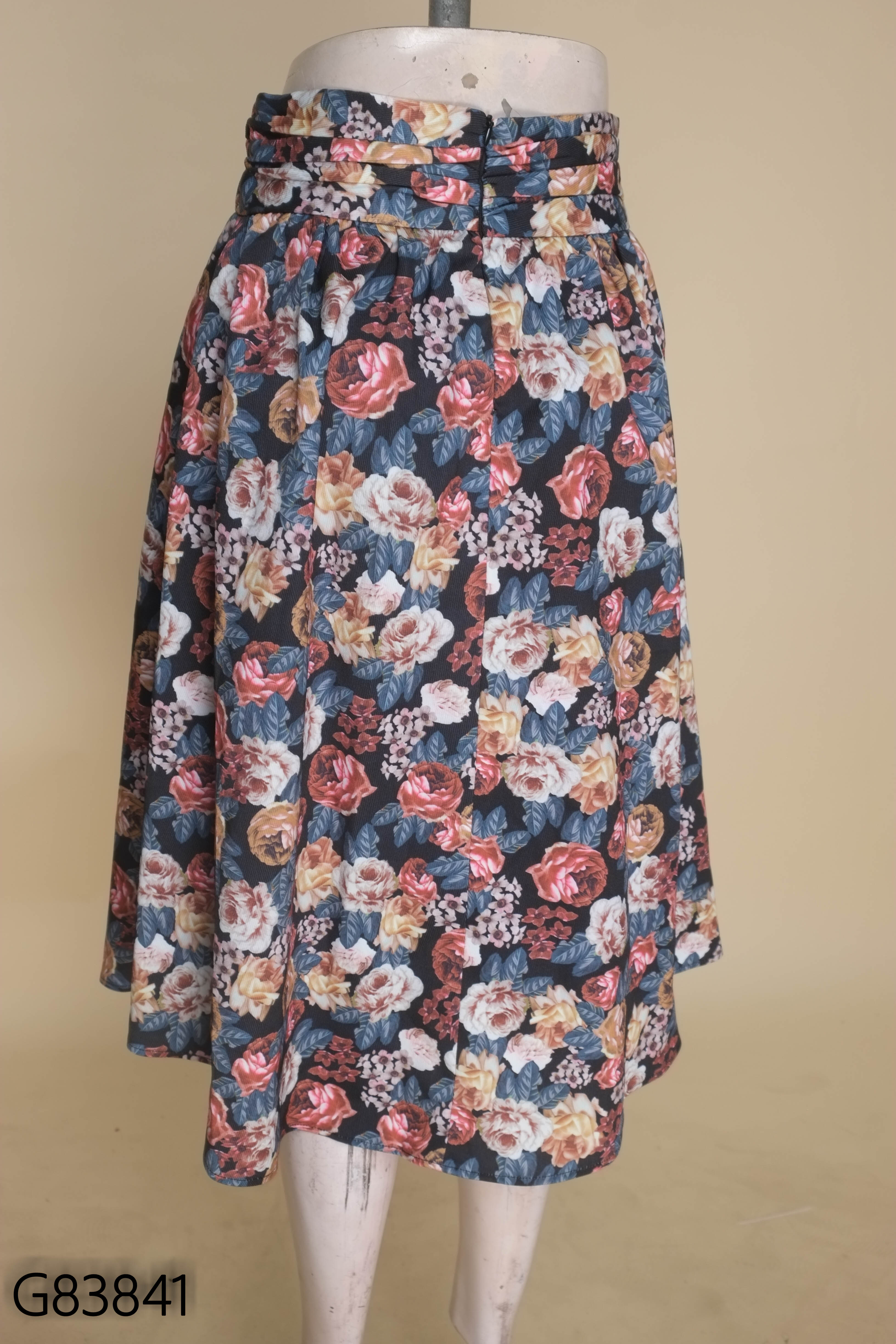 NEWTAG VERA MODA chân váy đen hoa