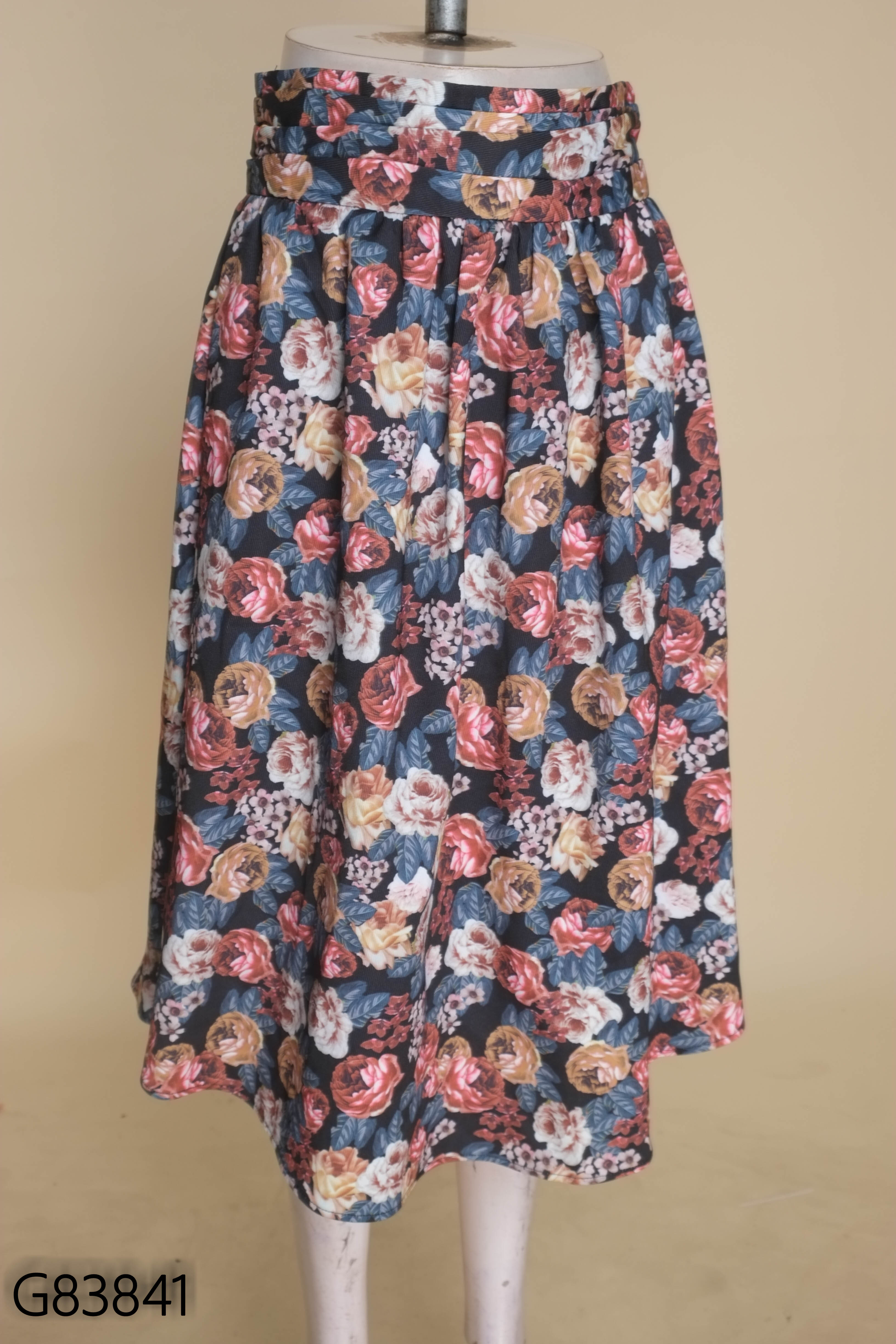 NEWTAG VERA MODA chân váy đen hoa