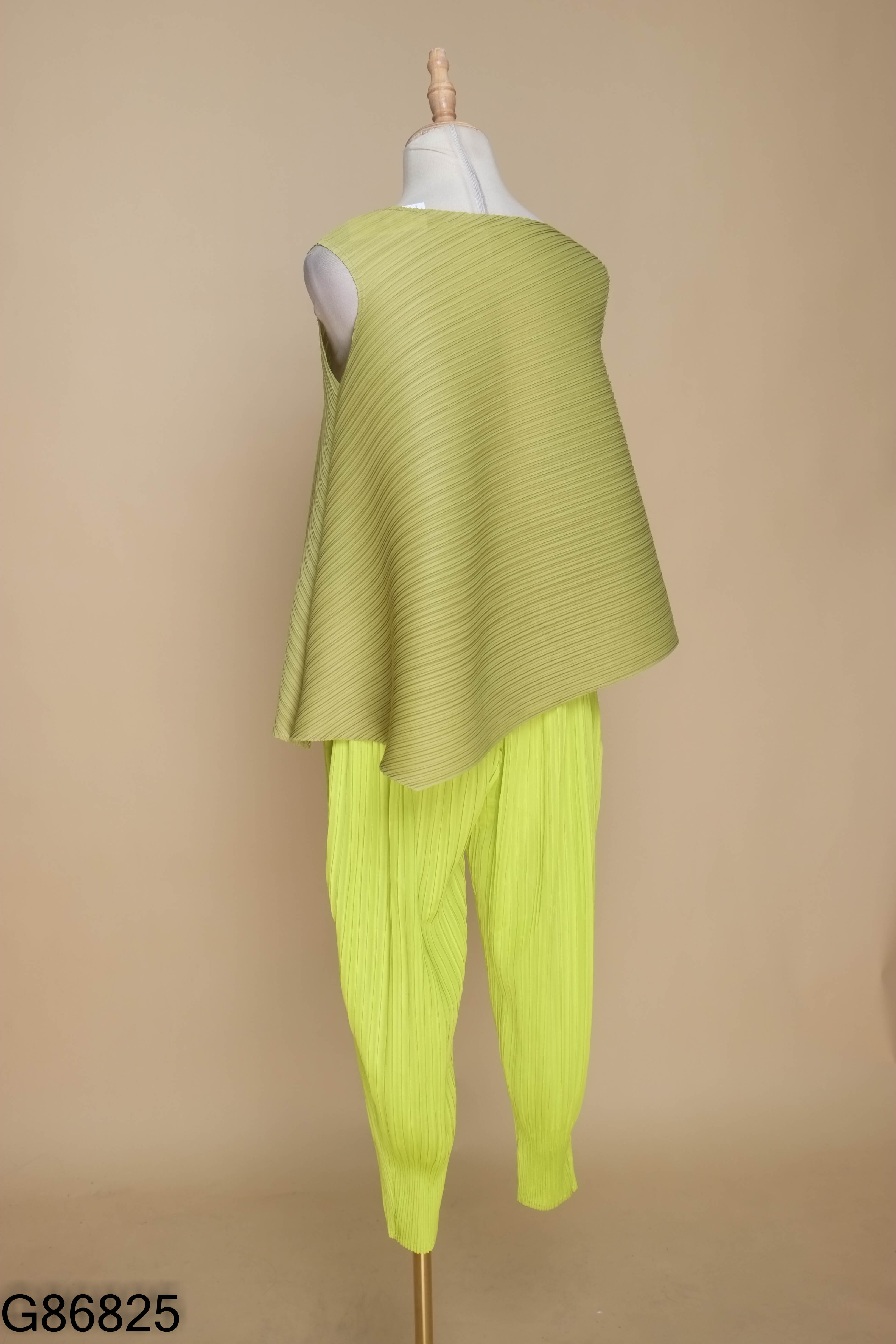 Set xanh lá áo + quần xếp ly
