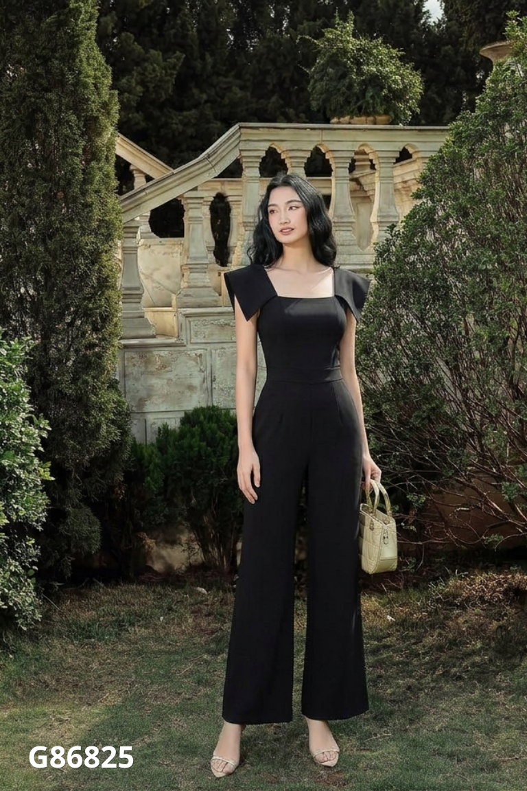 Jumpsuits đen viền bèo