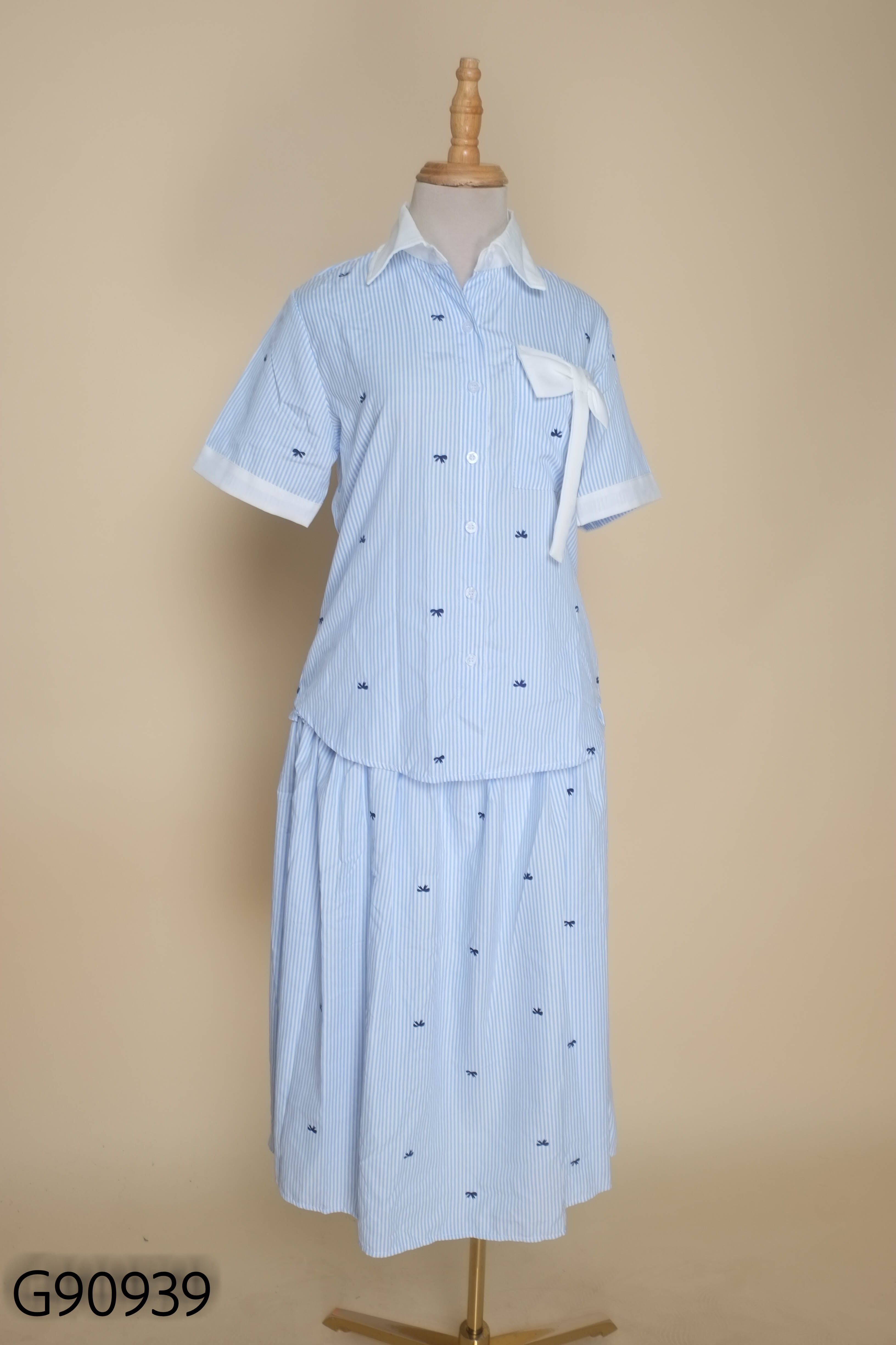 Set xanh kẻ đính nơ+váy