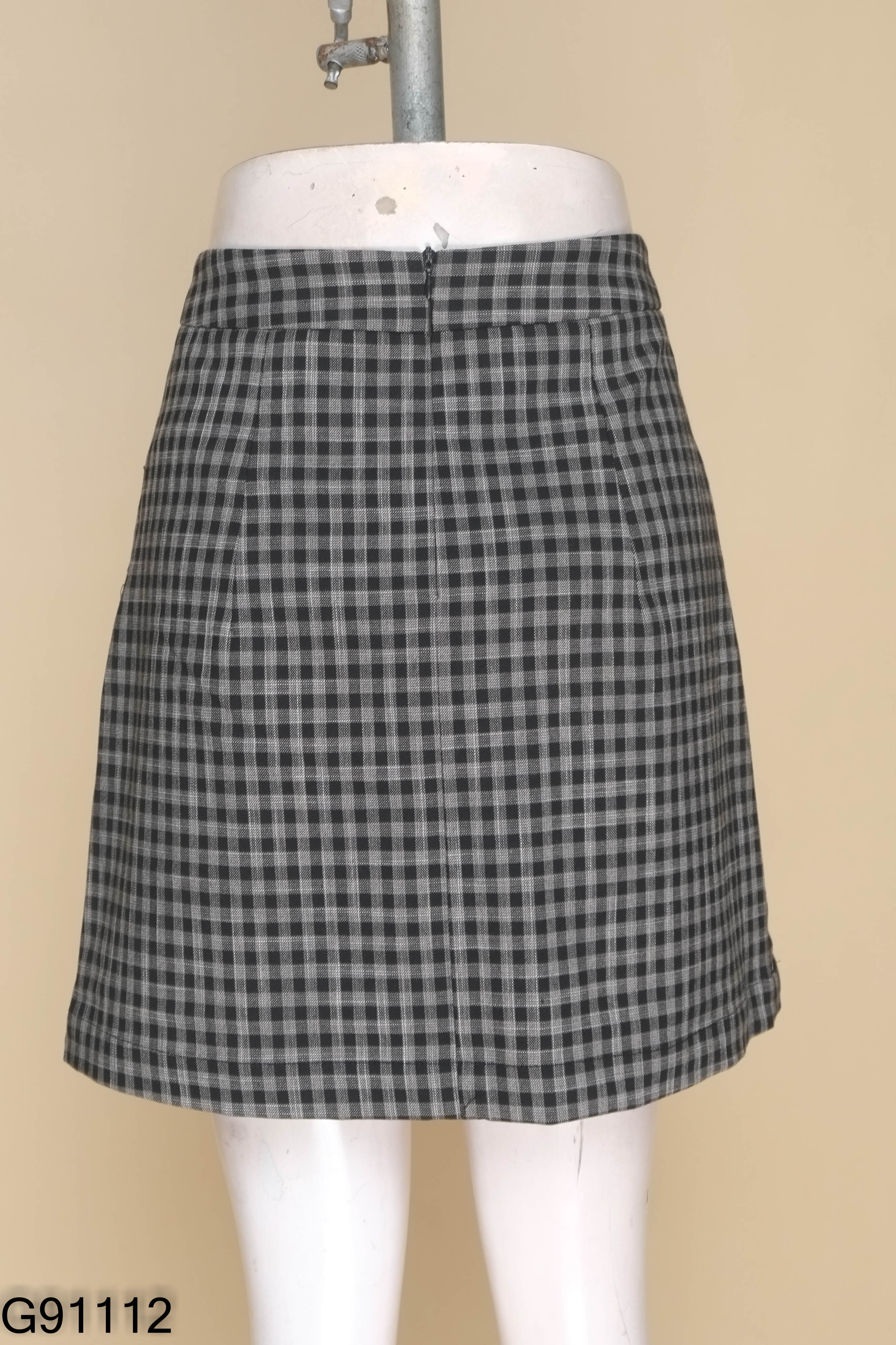 Chân váy ADORE DRESS đen kẻ be