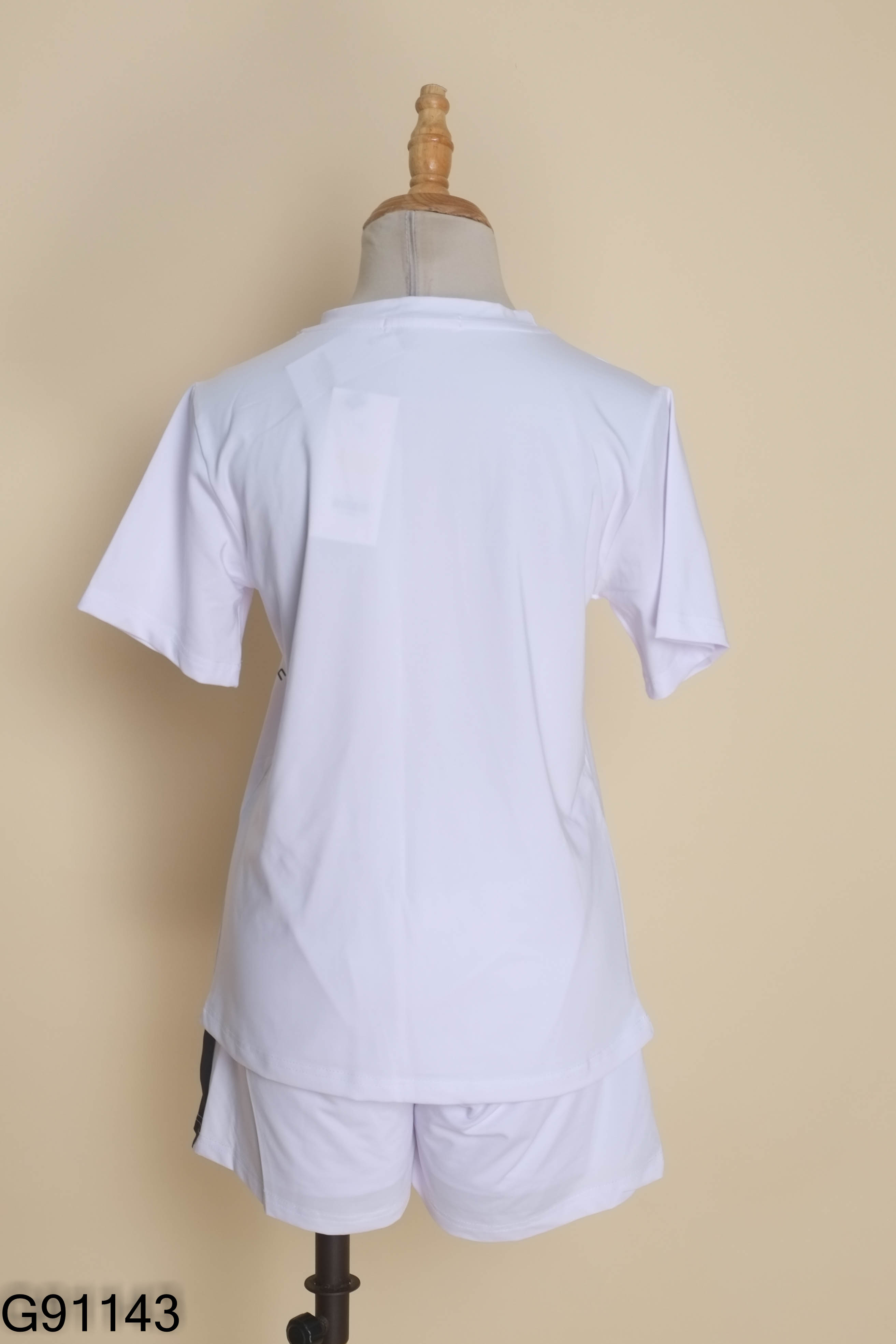SET áo thể thao trắng+ quần