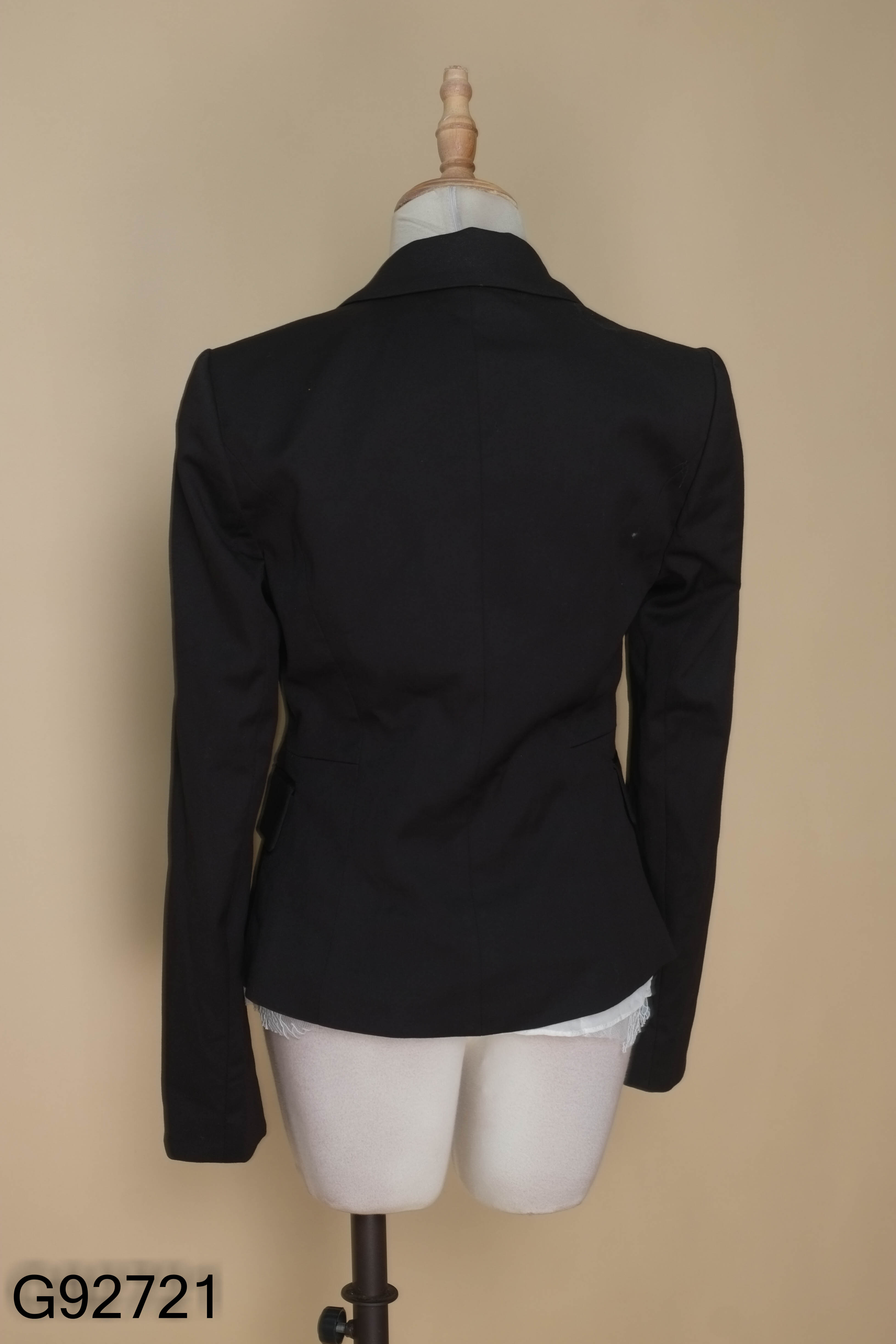 Set Áo be phối ren + Áo khoác vest đen