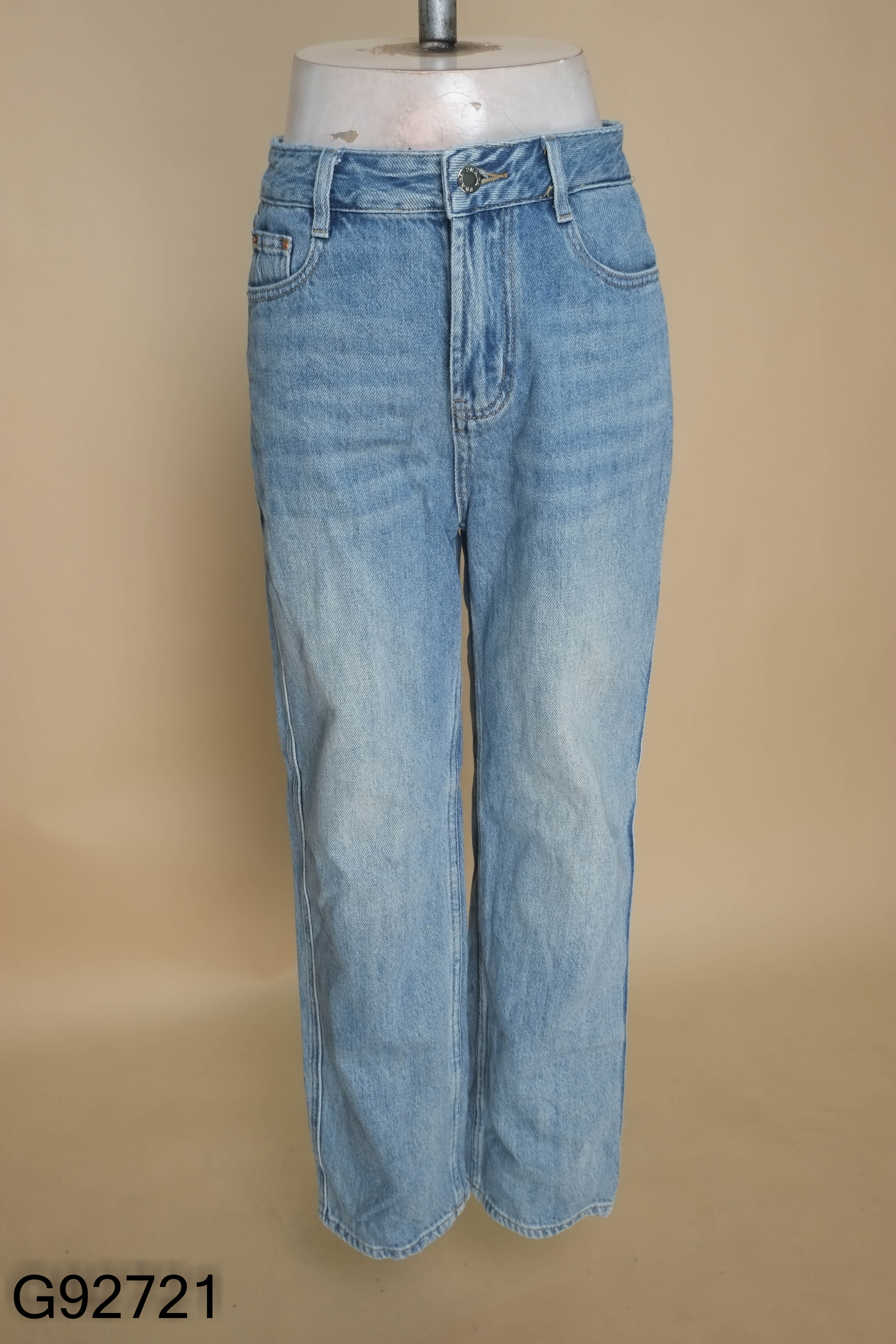 Quần jeans xanh trơn suông