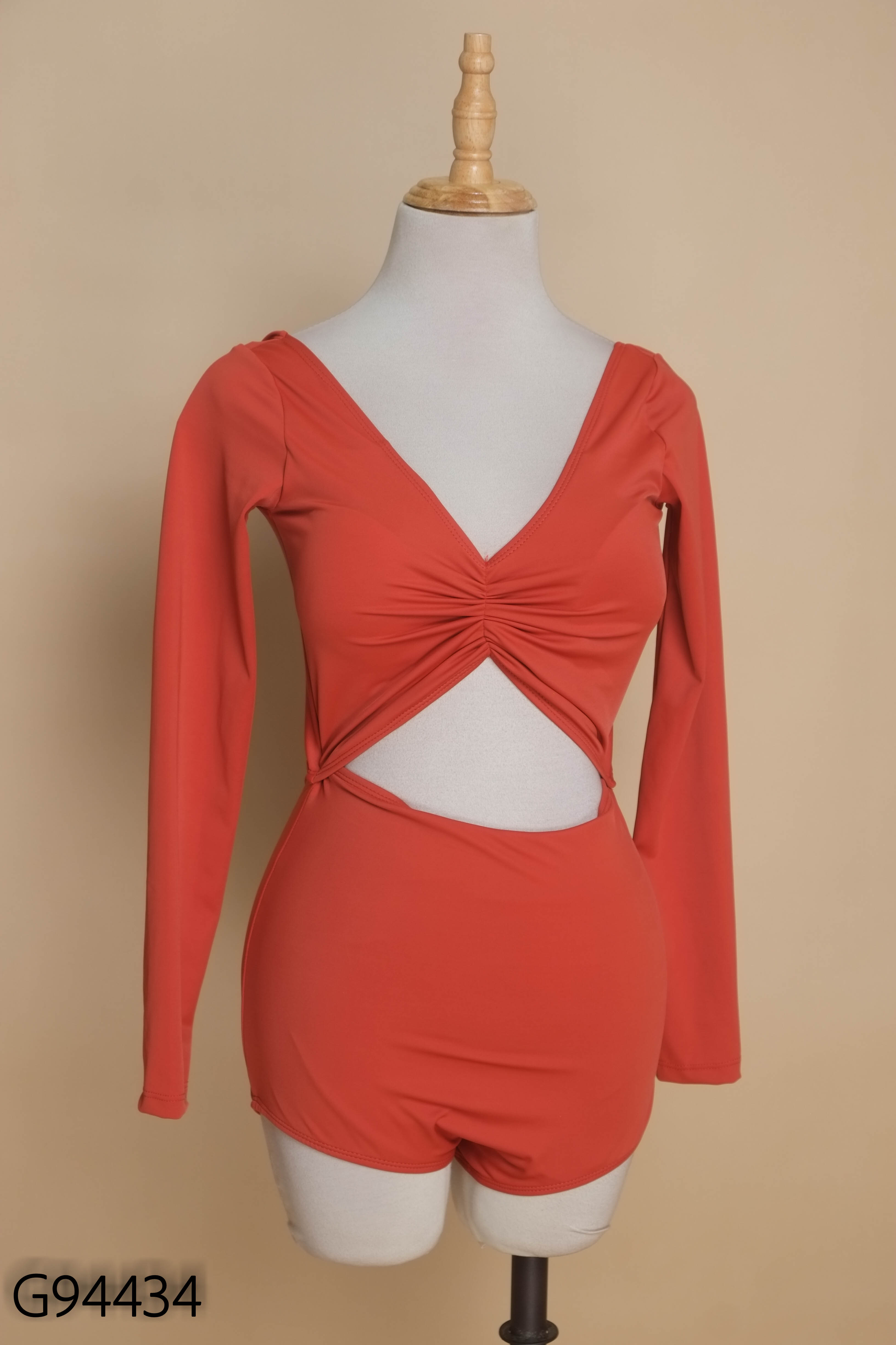 Bikini 1 mảnh đỏ cam xoắn ngực