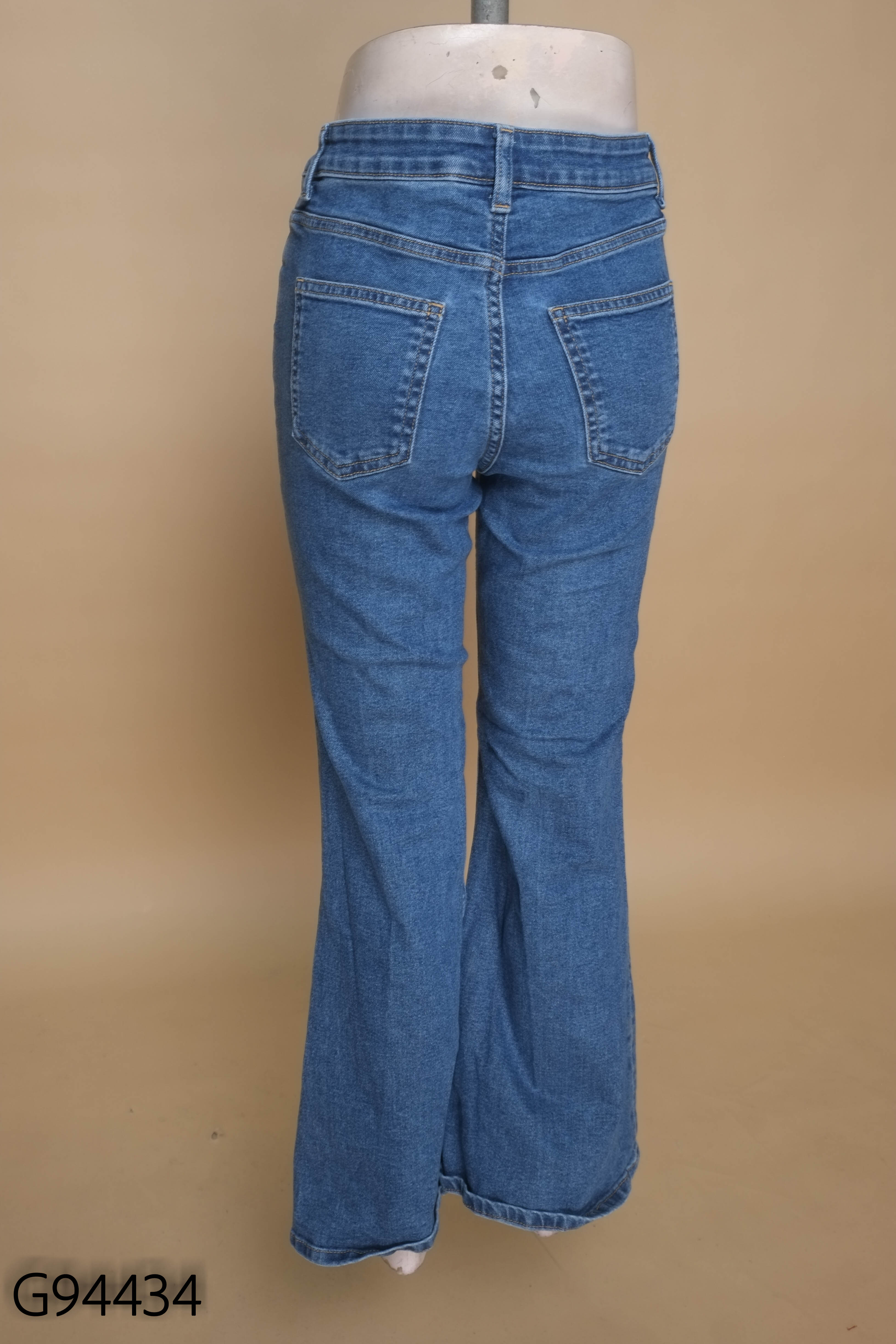Quần jeans HM xanh loe