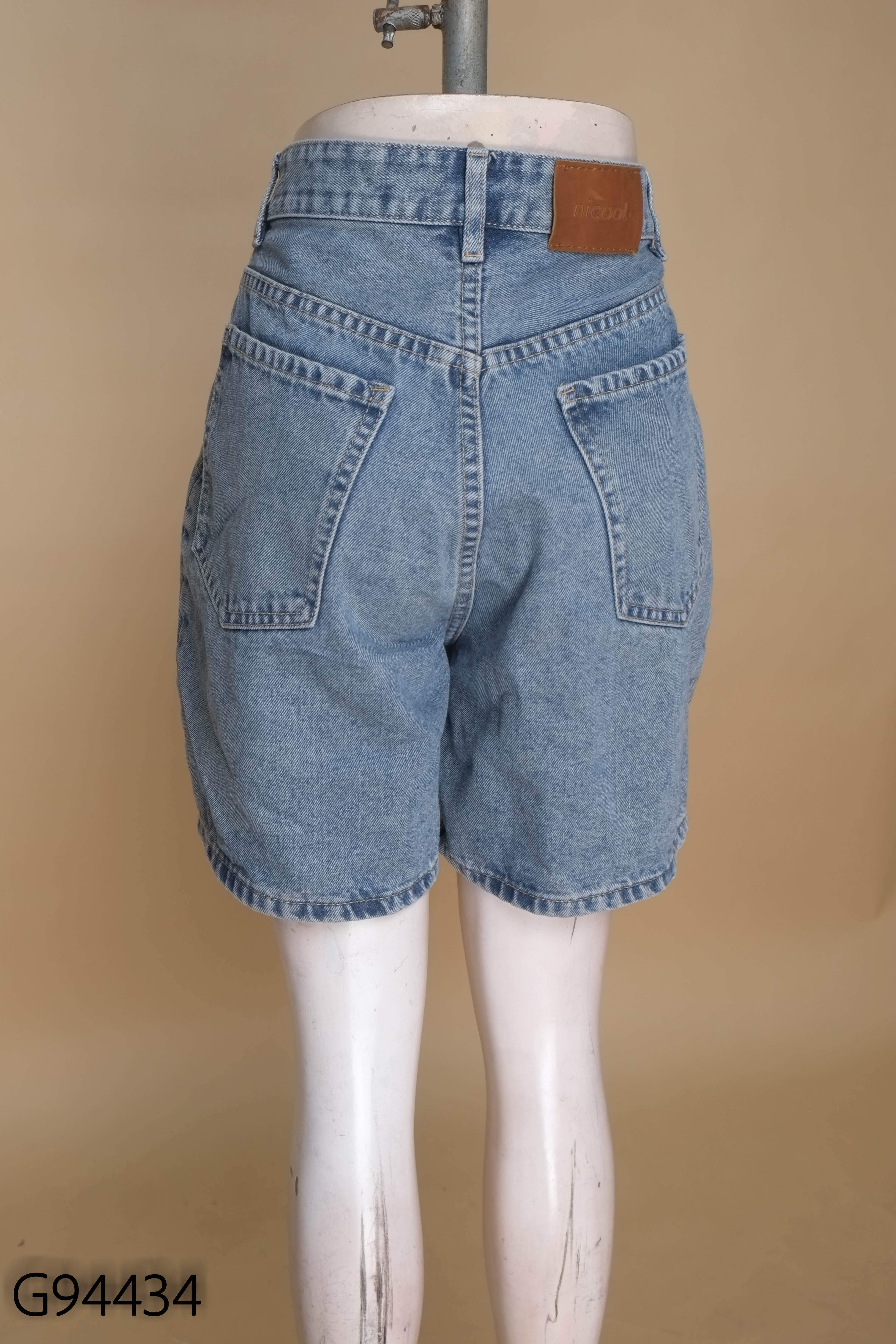 Quần shorts jeans lửng xanh