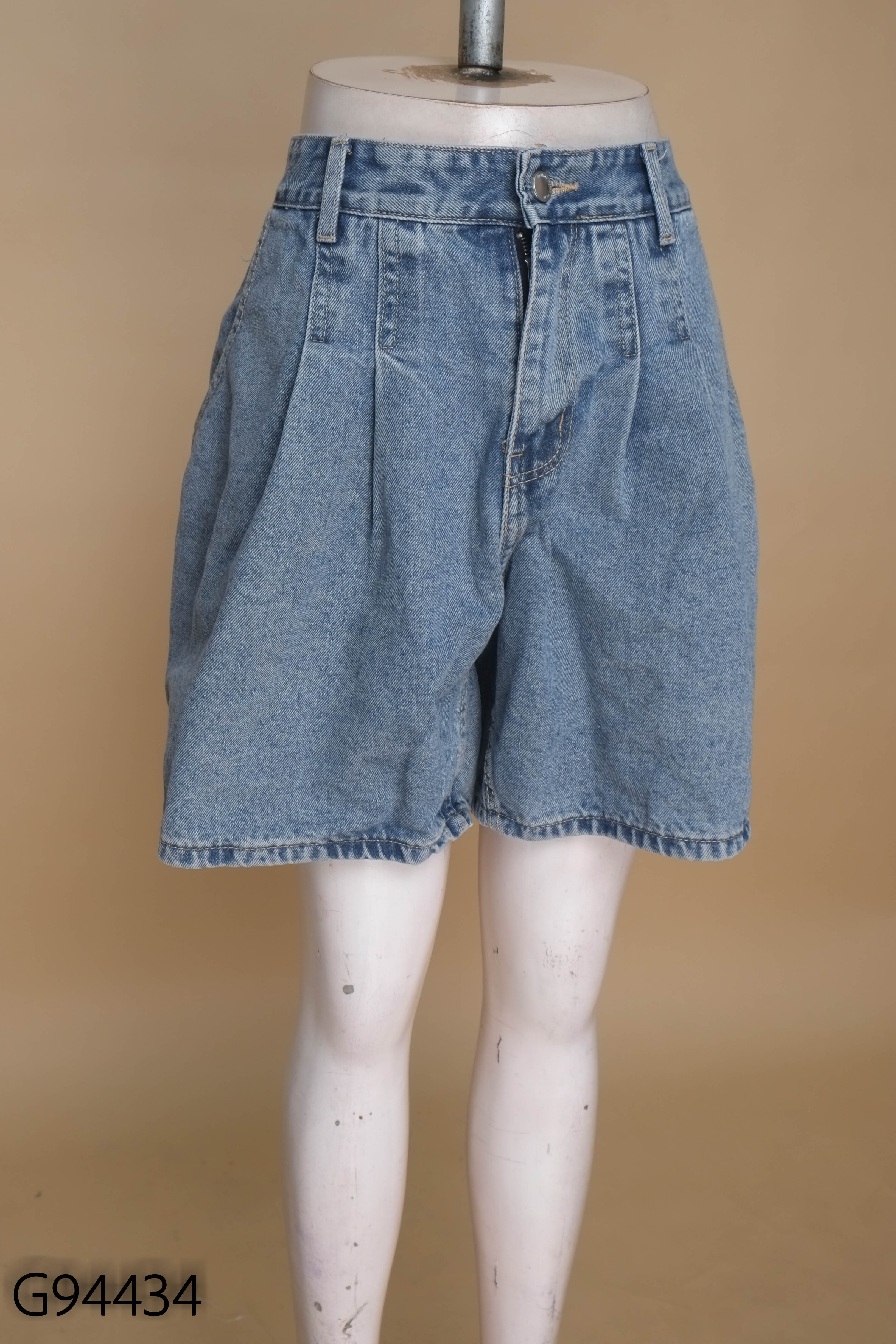 Quần shorts jeans lửng xanh