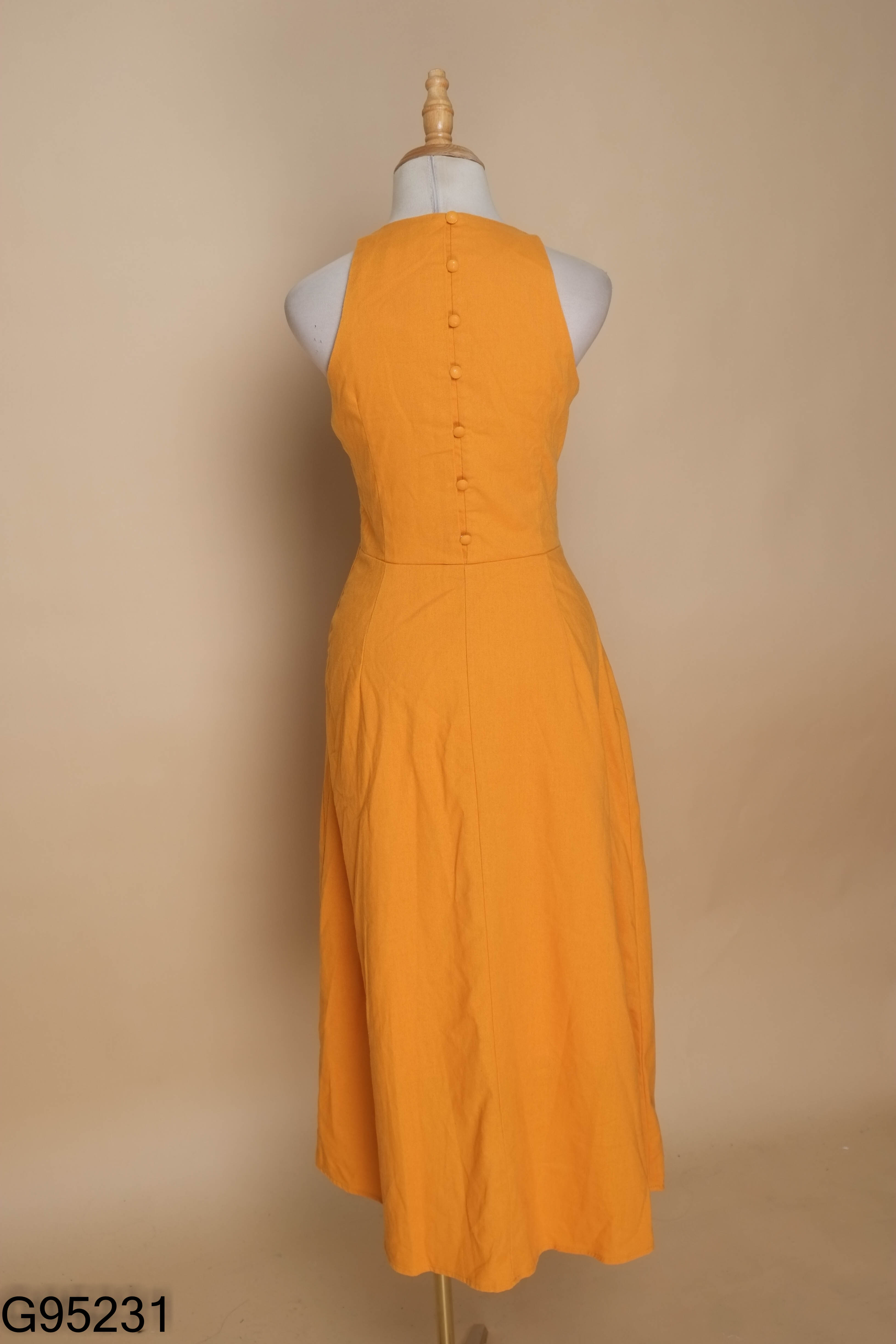 Váy linen cam xếp ly