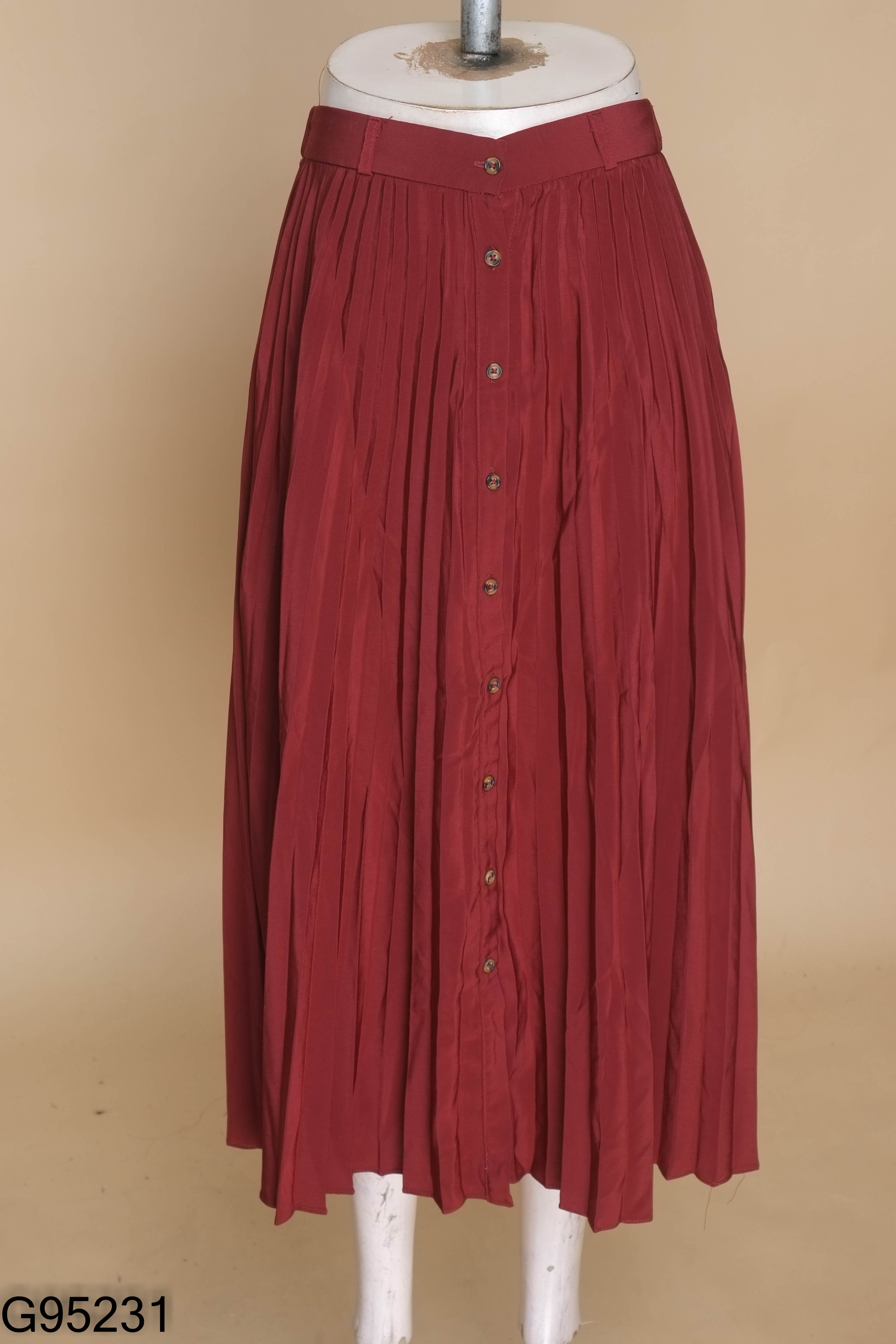 Chân váy đỏ STRADIVARIUS xếp ly