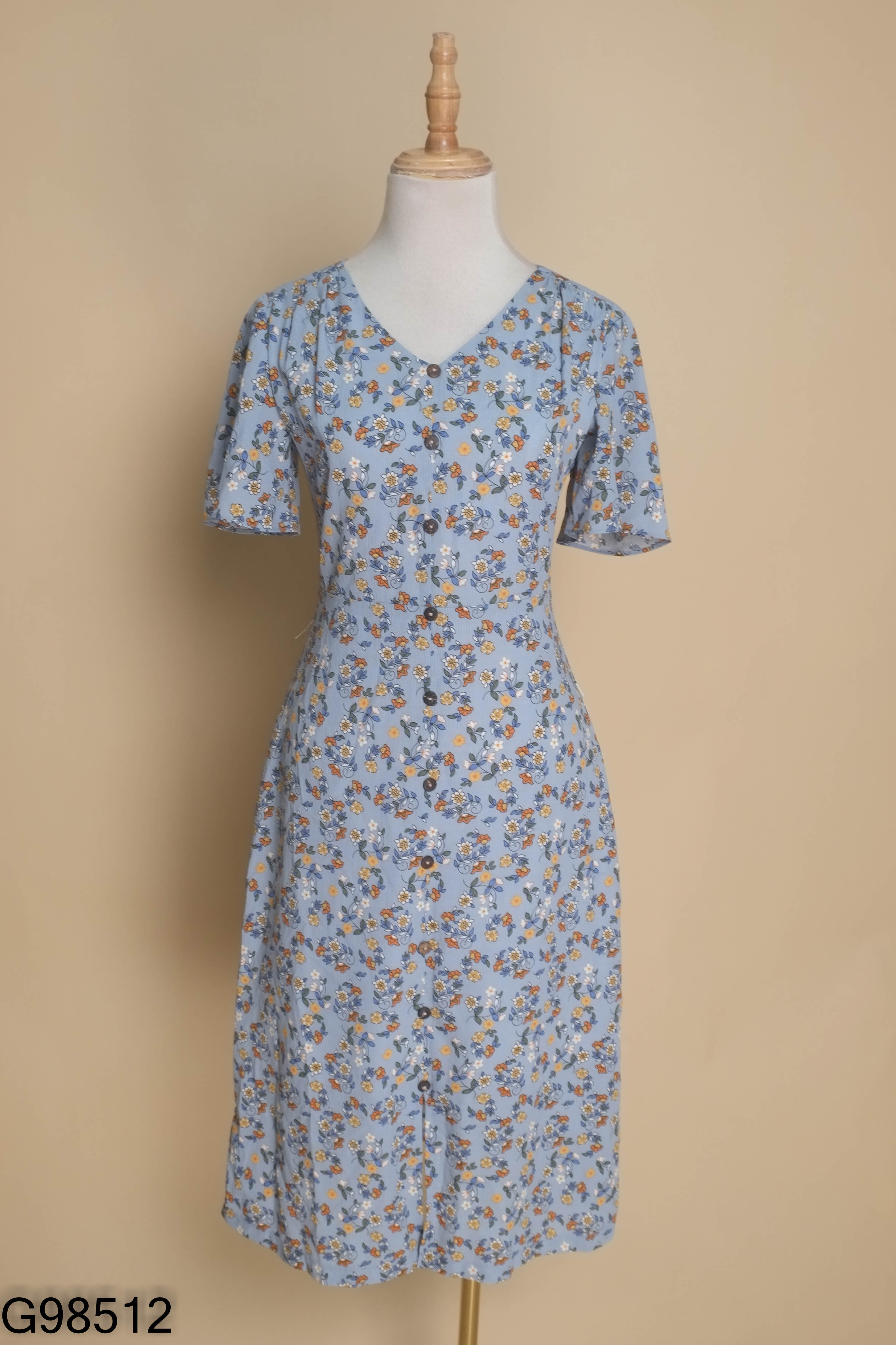 Váy xanh hoa cổ tim