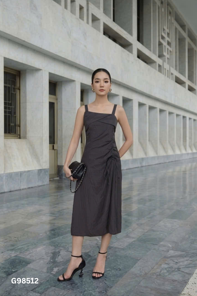 Váy đen hai dây trơn