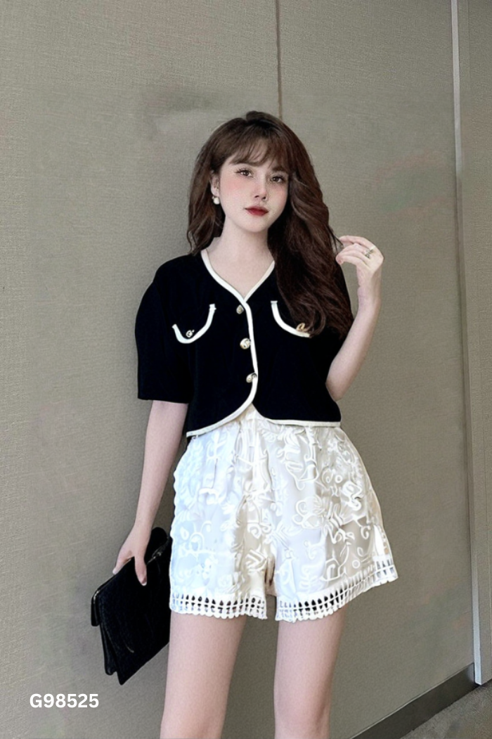 Set Áo đen viền be + quần shorts