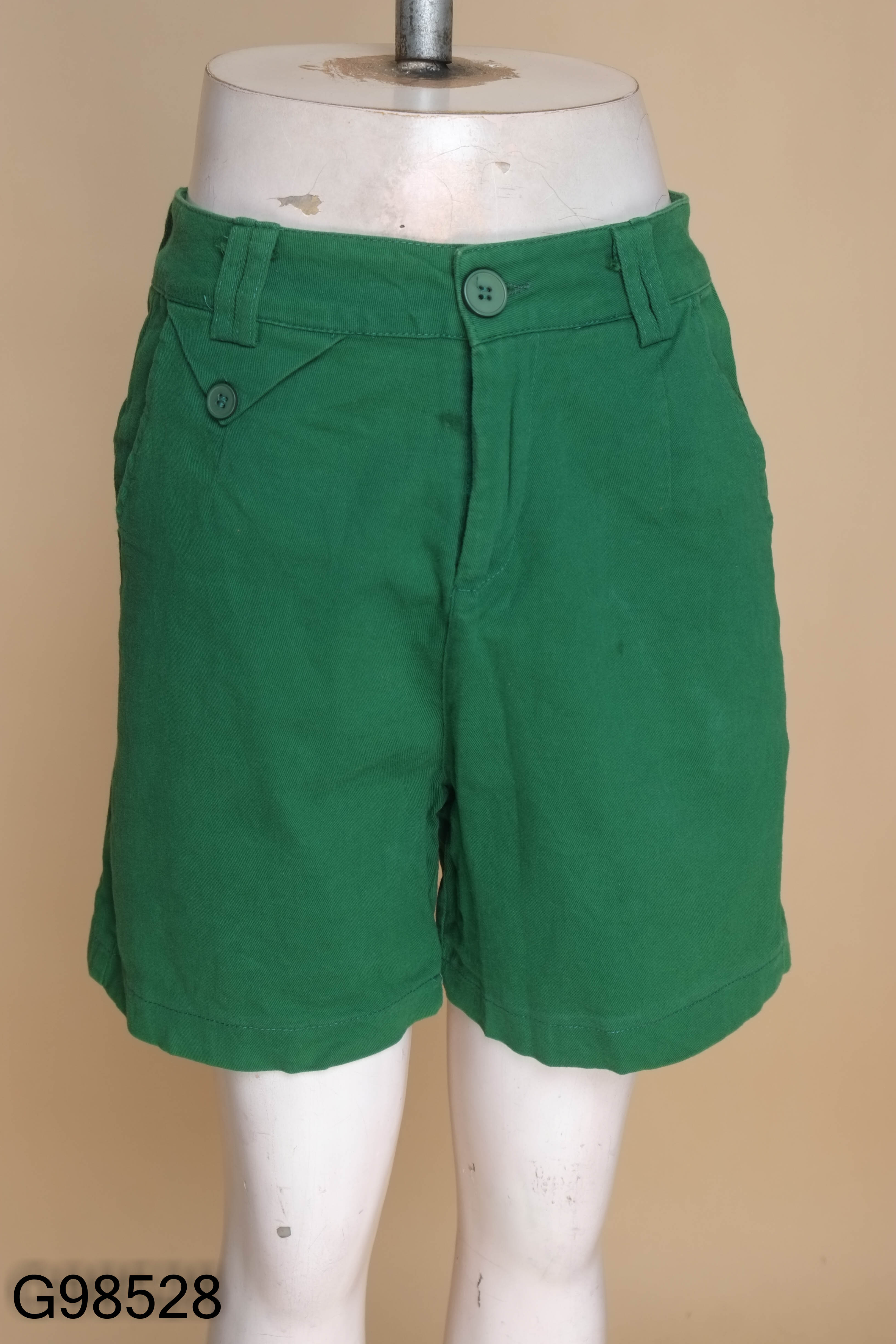 Quần shorts jeans xanh lá