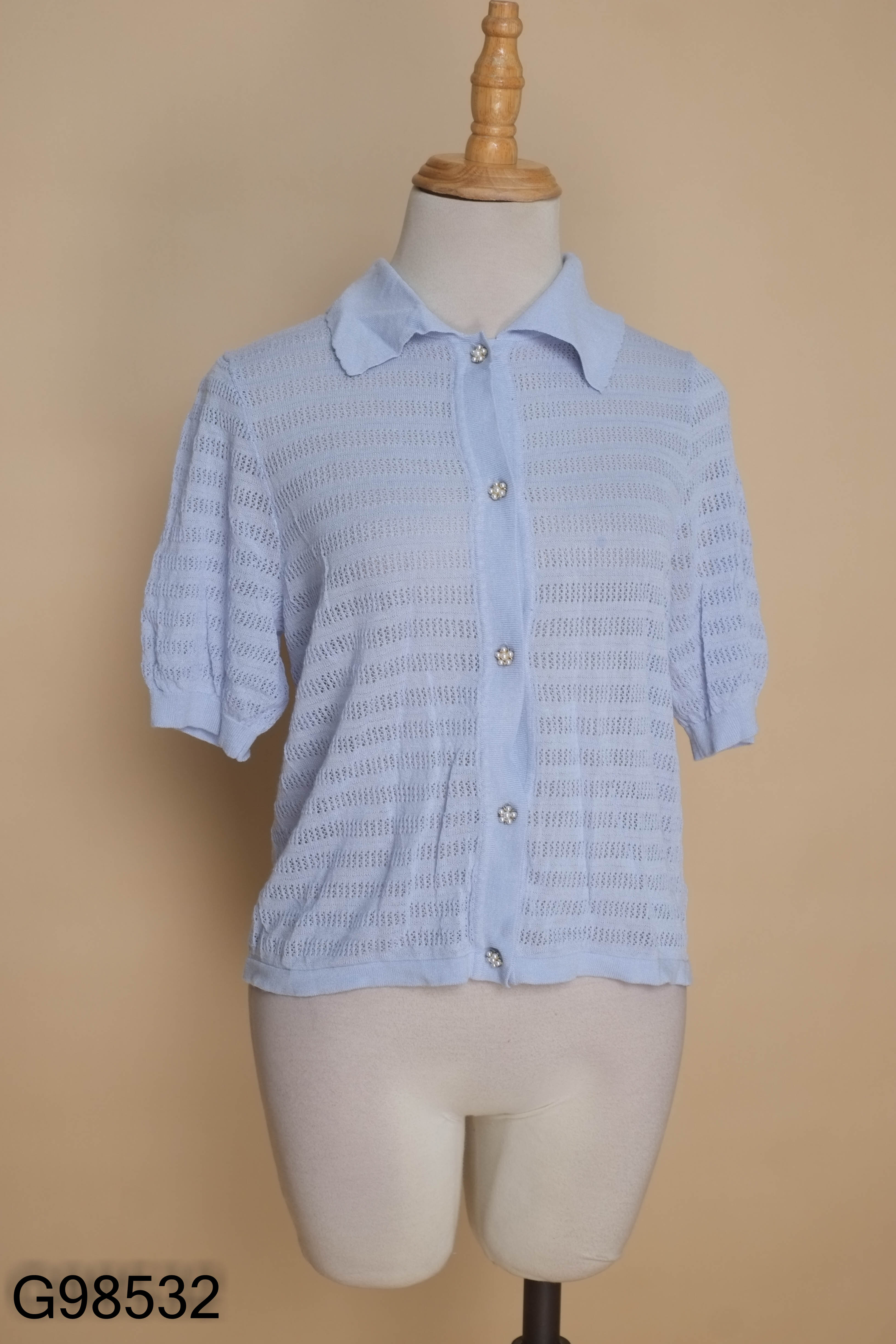 Áo lưới xanh khuy hoa ngọc