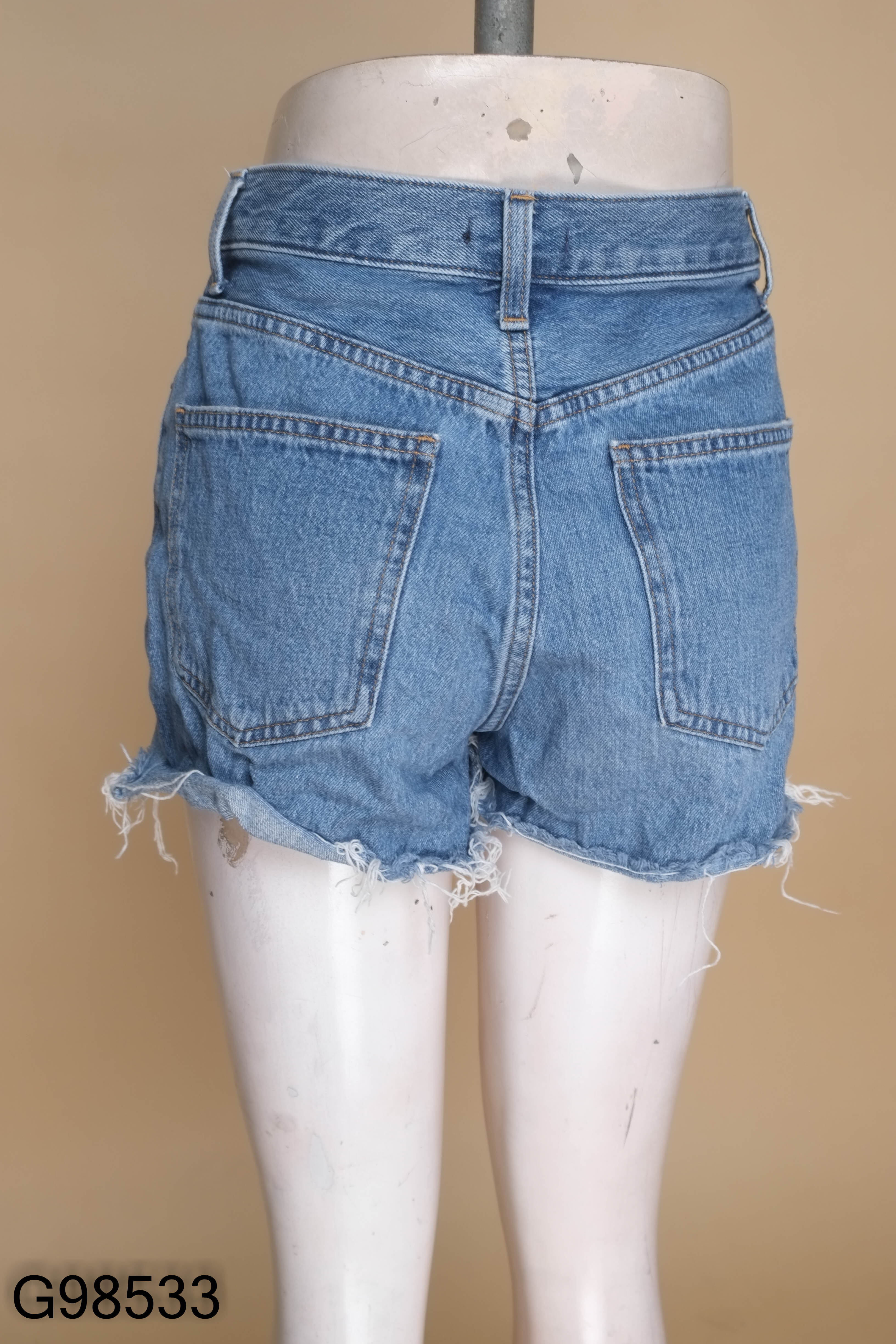 Quần short jean xanh rách gấu