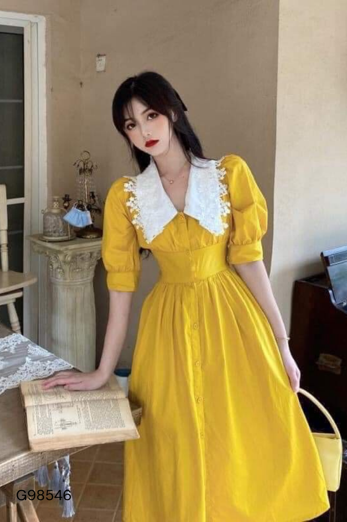 Váy sơ mi vàng phối ren cổ