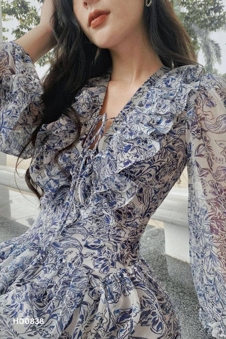 Váy voan trắng họa tiết xanh