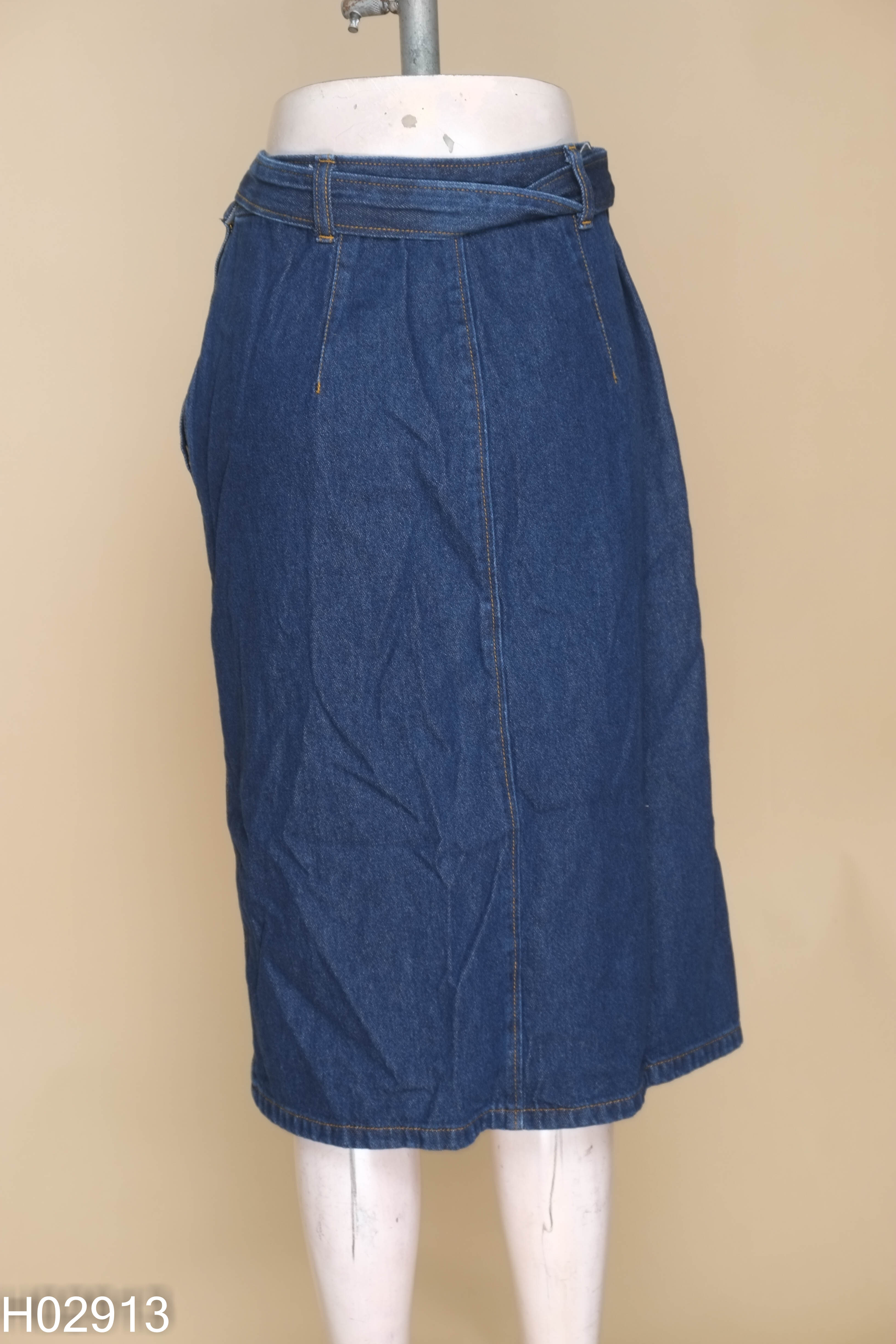 Chân váy jeans xanh GU phối dây