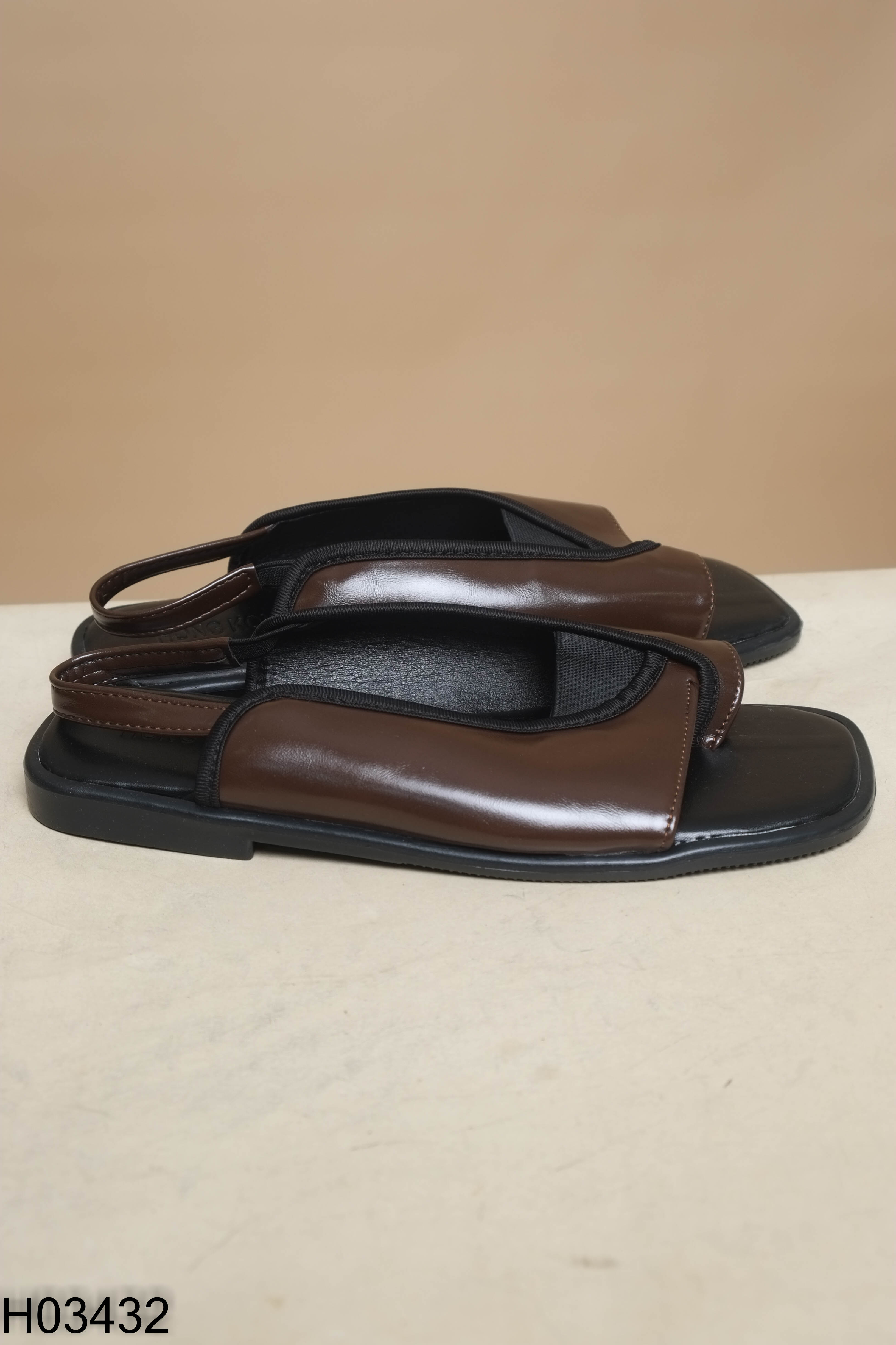 Dép sandals nâu xỏ ngón