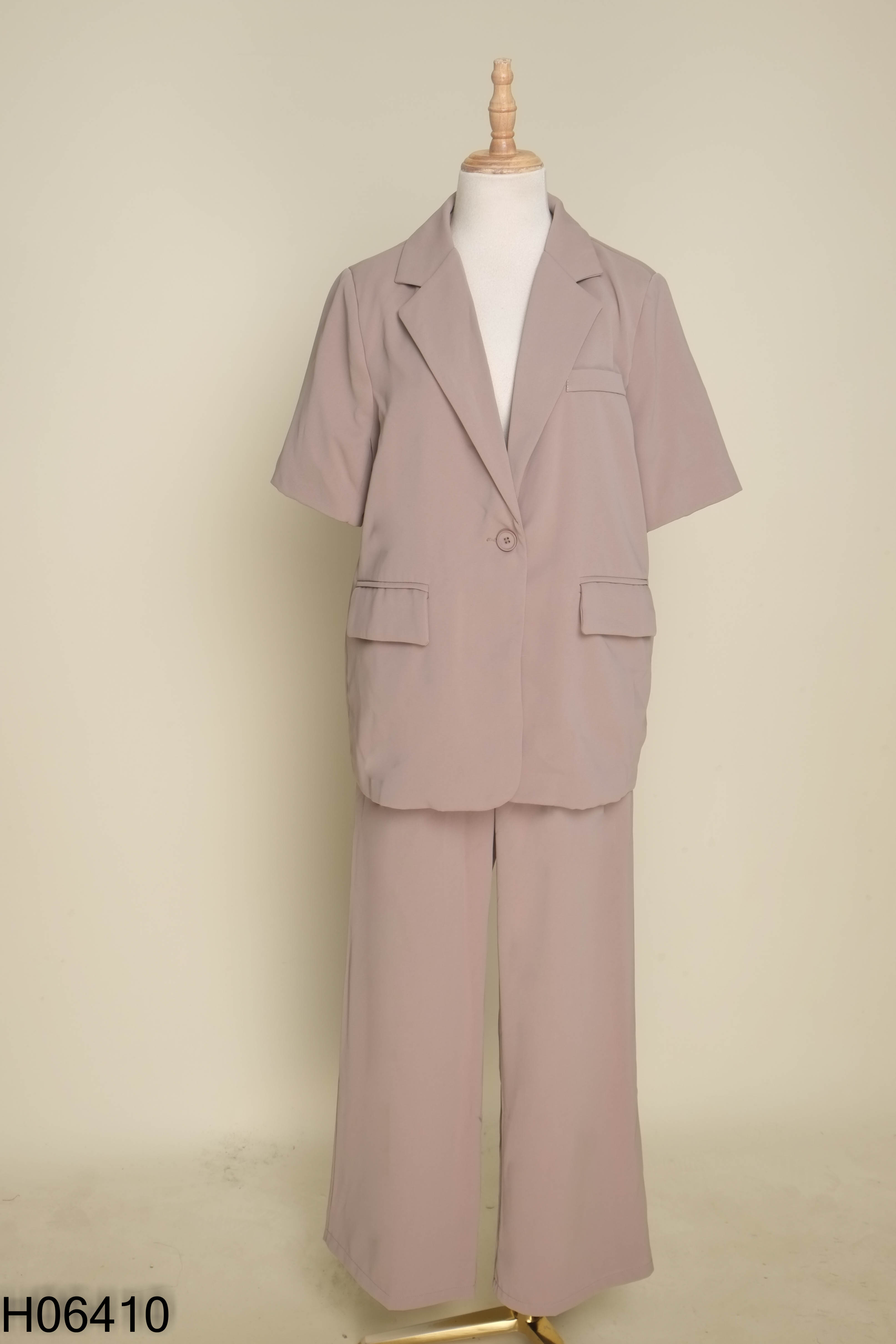 Set nâu áo blazer + quần ống rộng