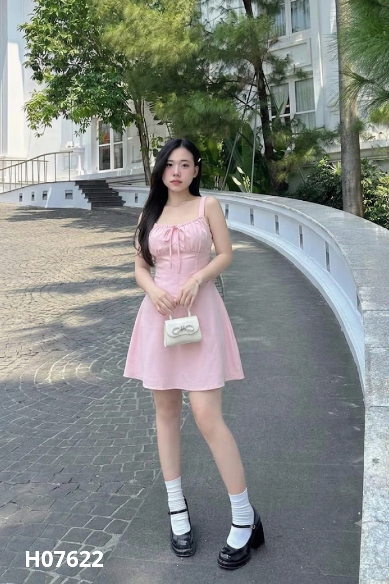 Váy hai dây hồng buộc nơ