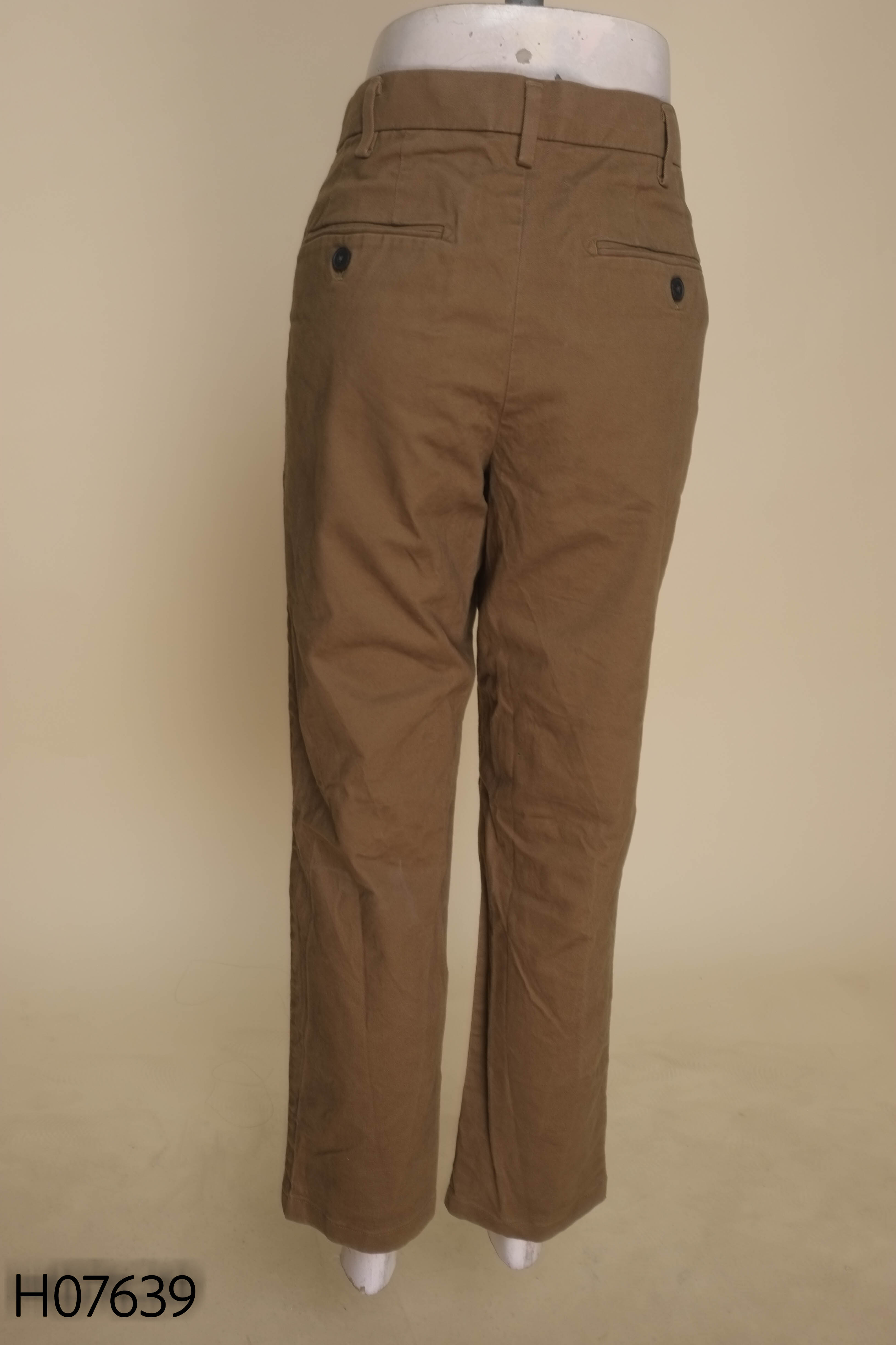 Quần UNIQLO xanh rêu dáng dài