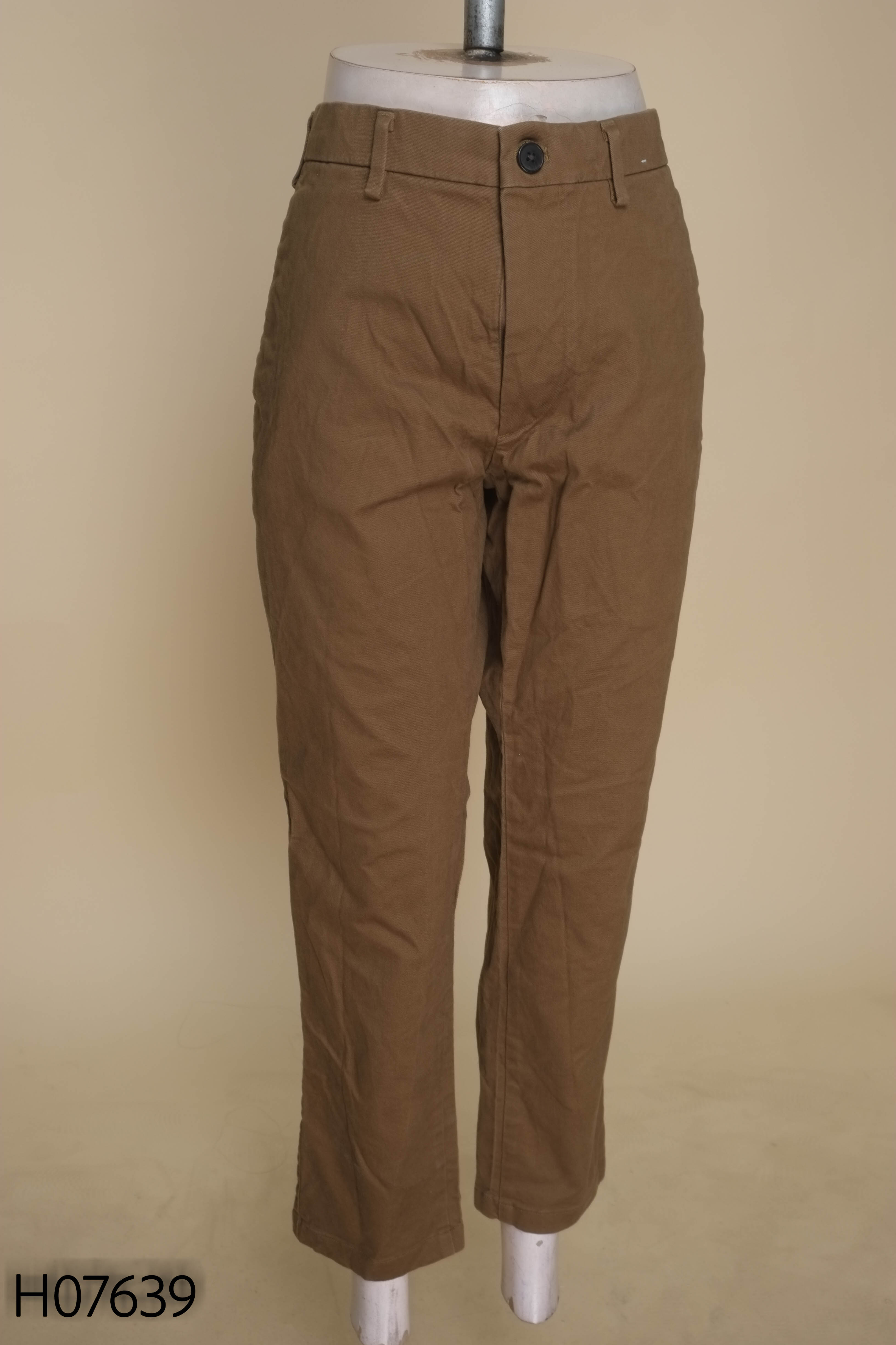 Quần UNIQLO xanh rêu dáng dài