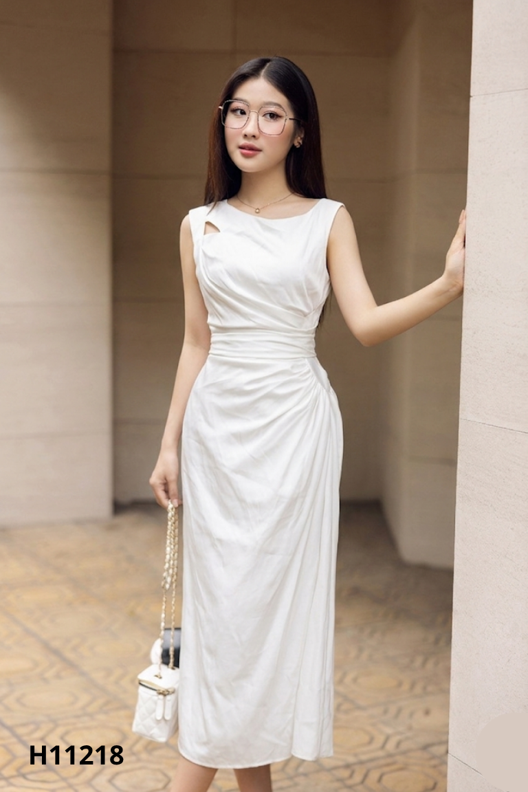 Váy trắng sát nách rúm eo
