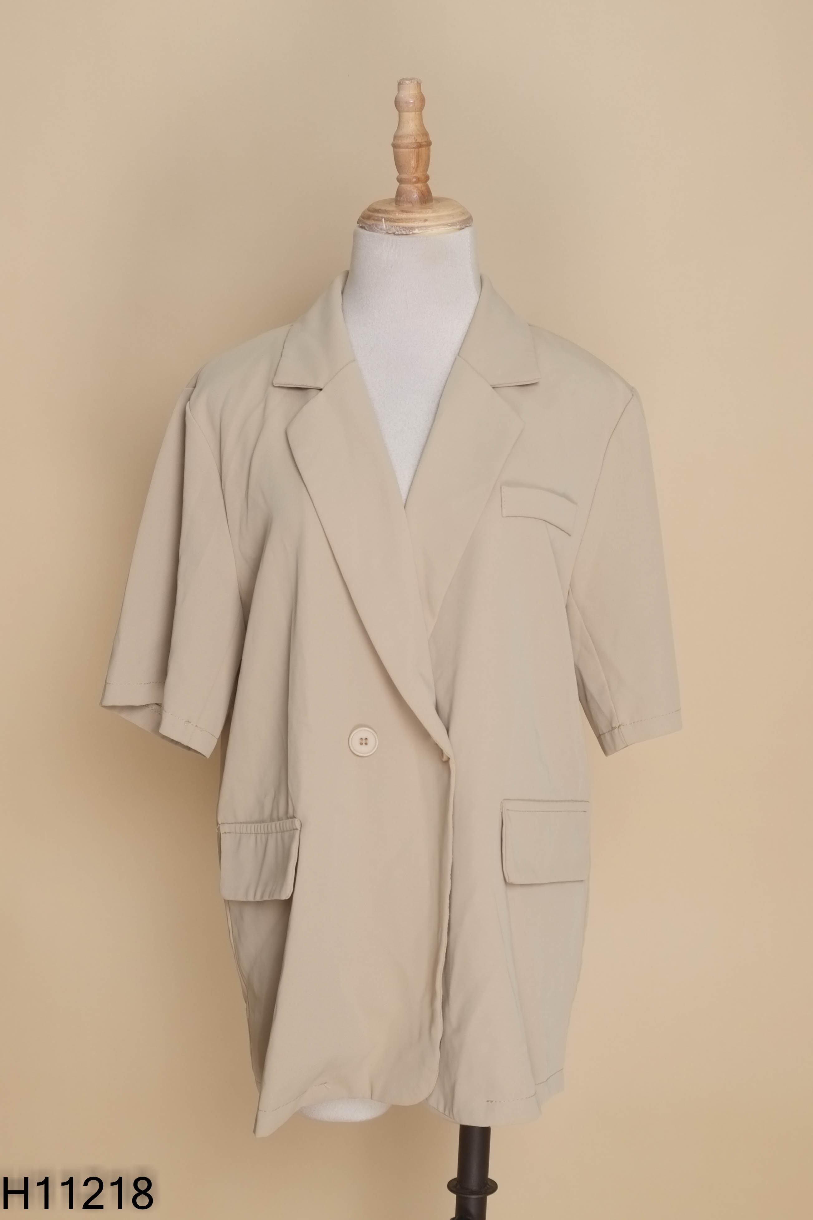 Áo blazers be nâu tay cộc