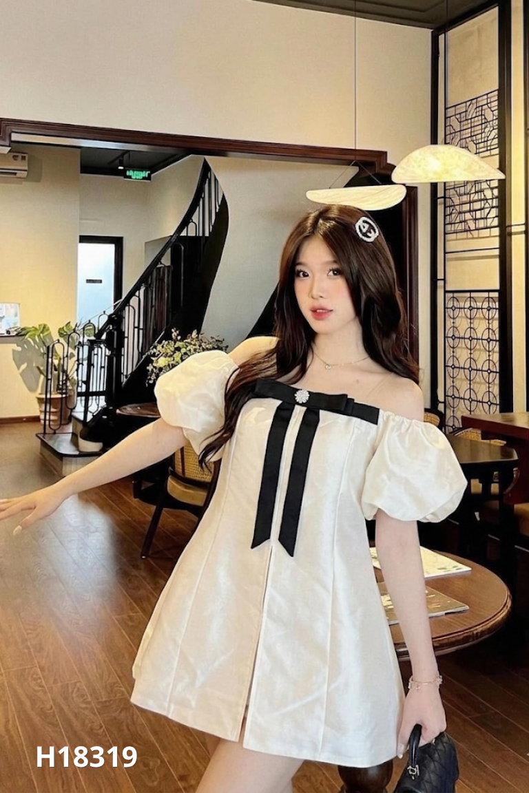 Áo be hai dây trễ vai tay bồng