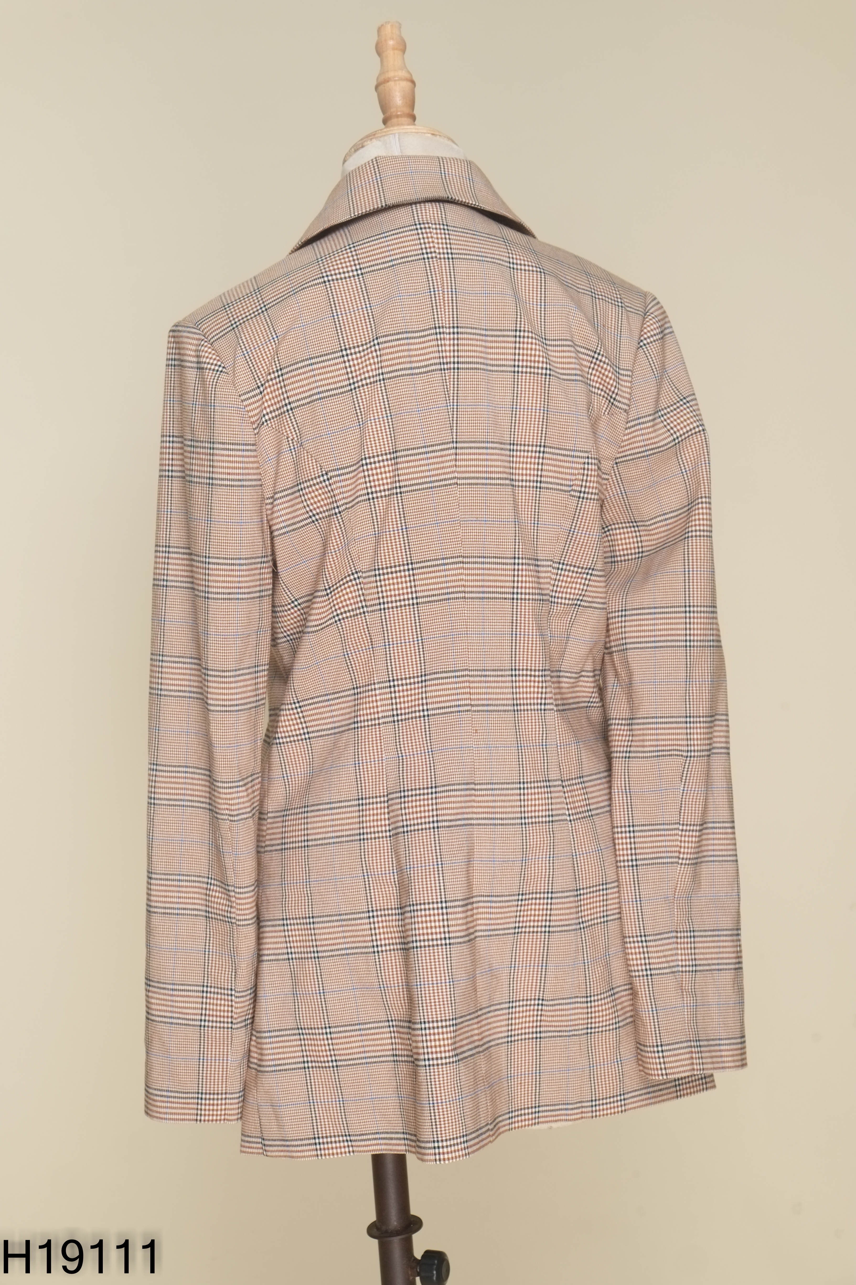 Áo vest nâu kẻ