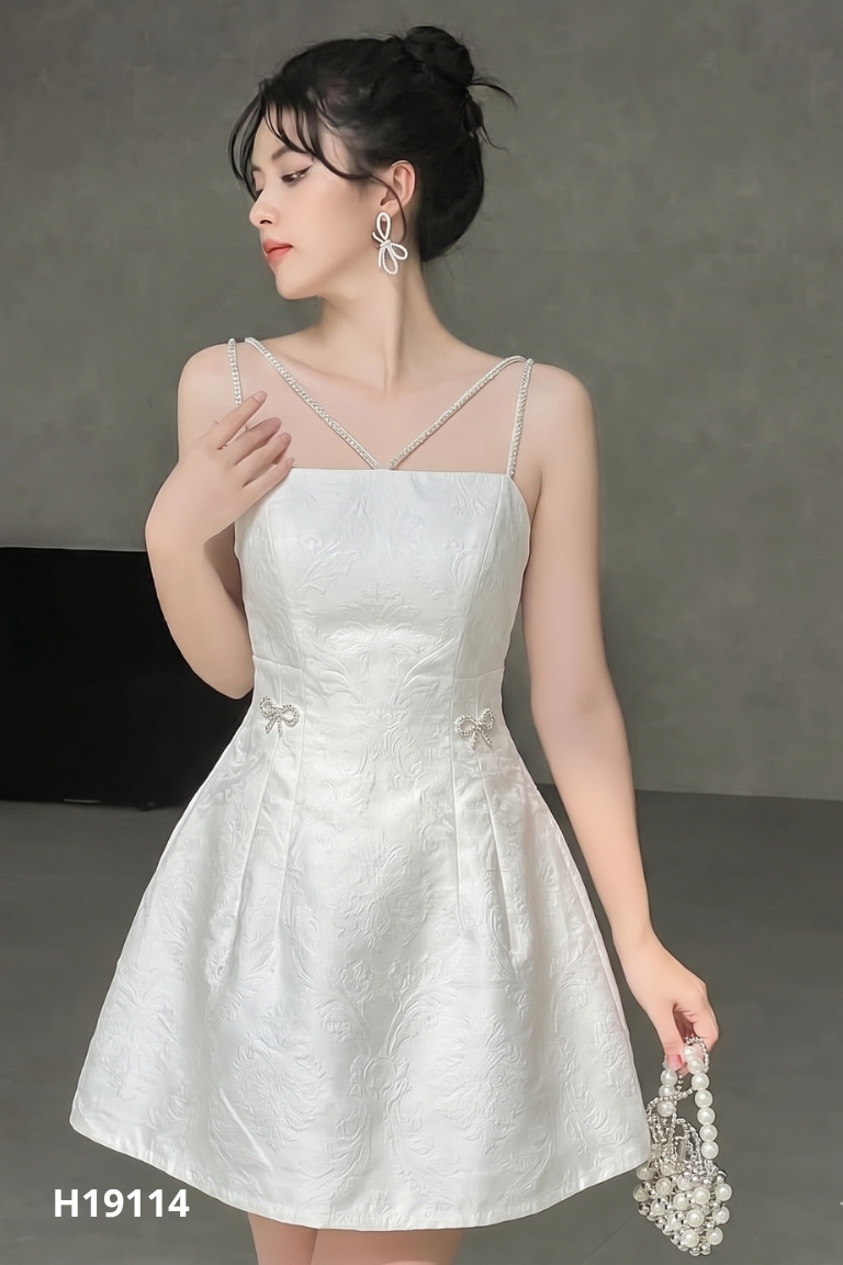 Váy EMVY trắng hai dây đính nơ