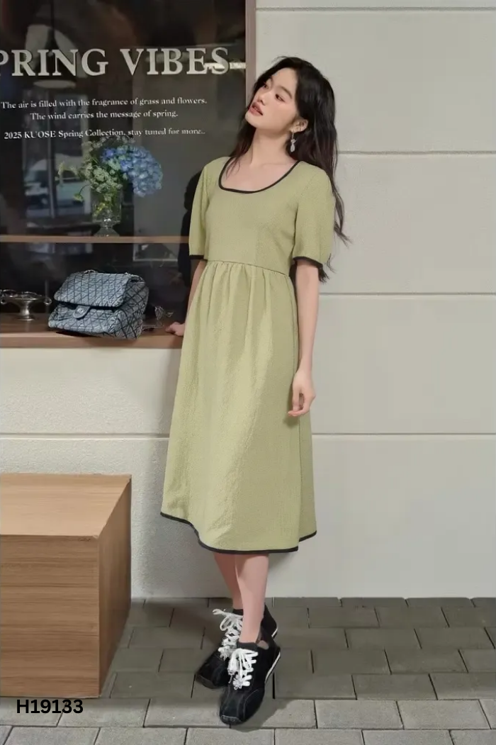 Váy MAY BOUTIQUE xanh viền đen