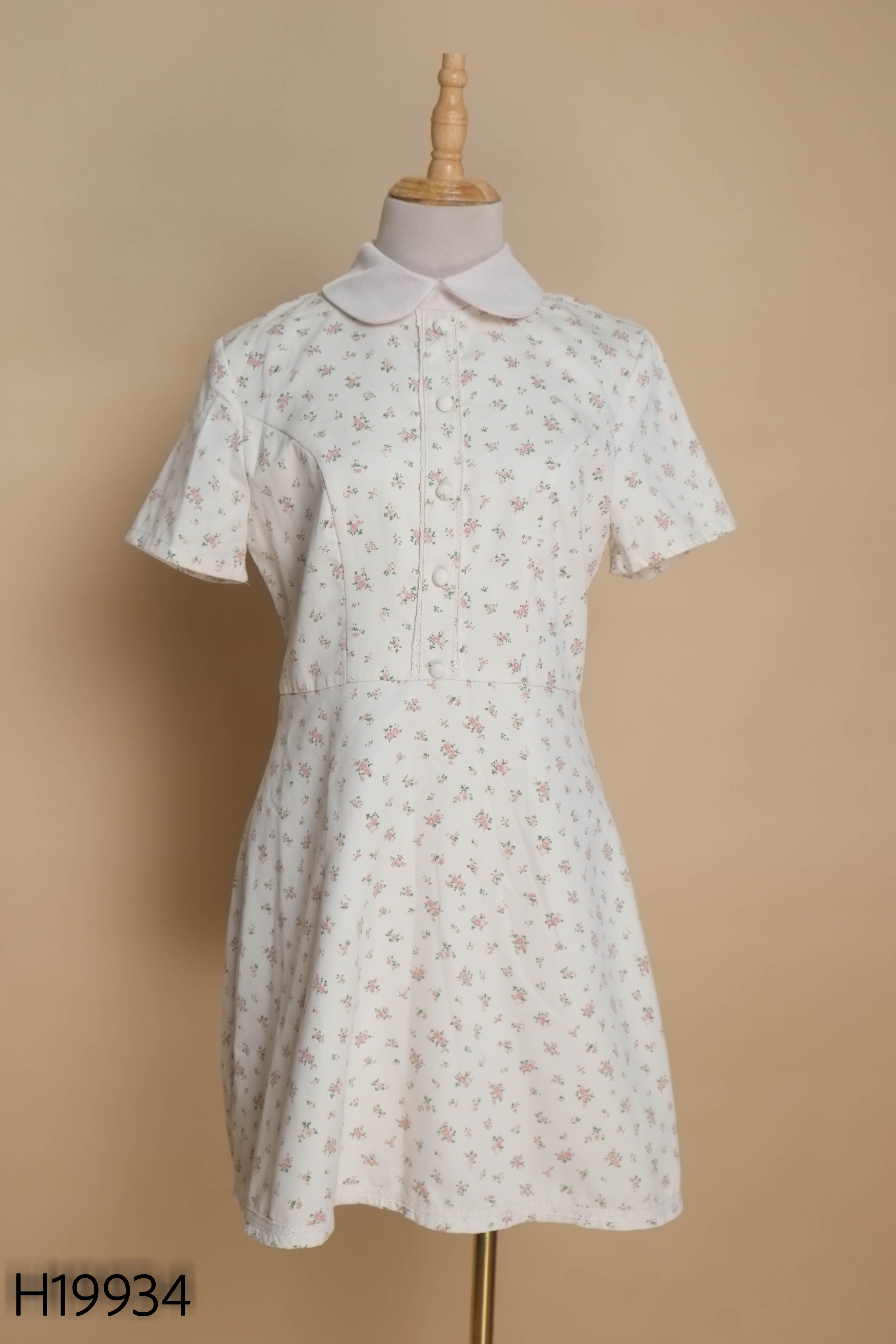 Váy trắng ZIMEE DRESS cổ sen in hoa
