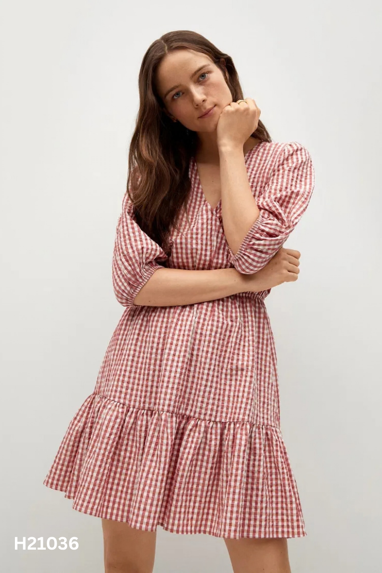 Váy đỏ be caro MNG cổ V