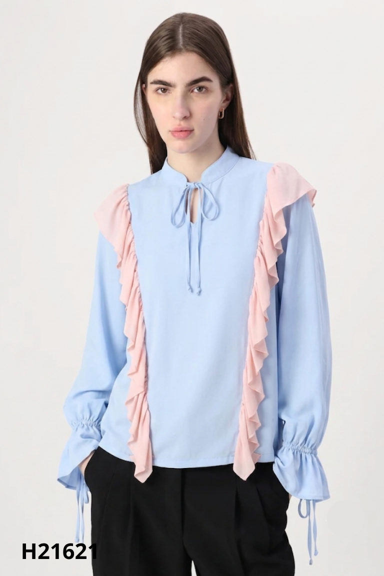 Áo xanh pastel nơ cổ