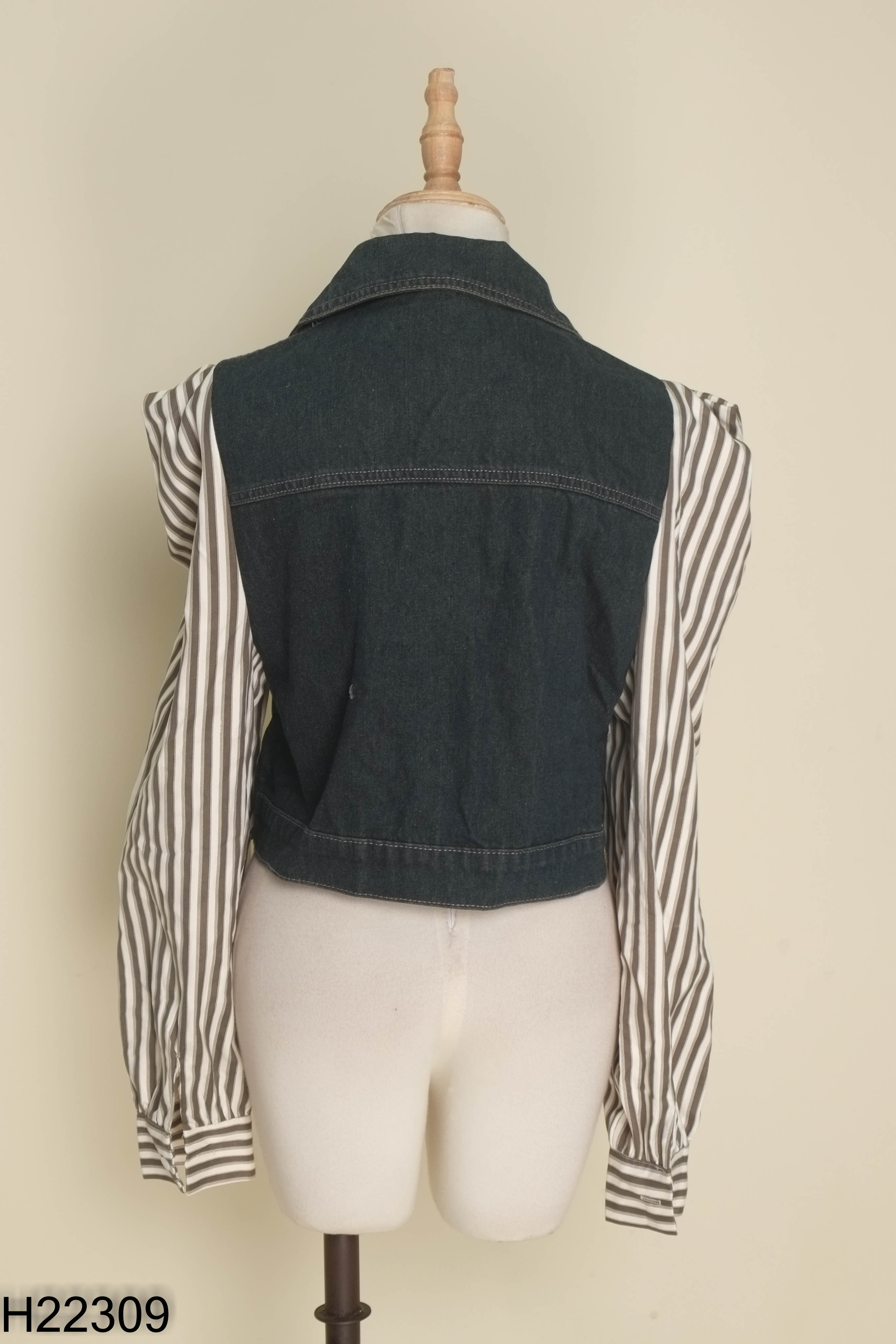NEWTAG Áo khoác jeans xanh mix tay kẻ