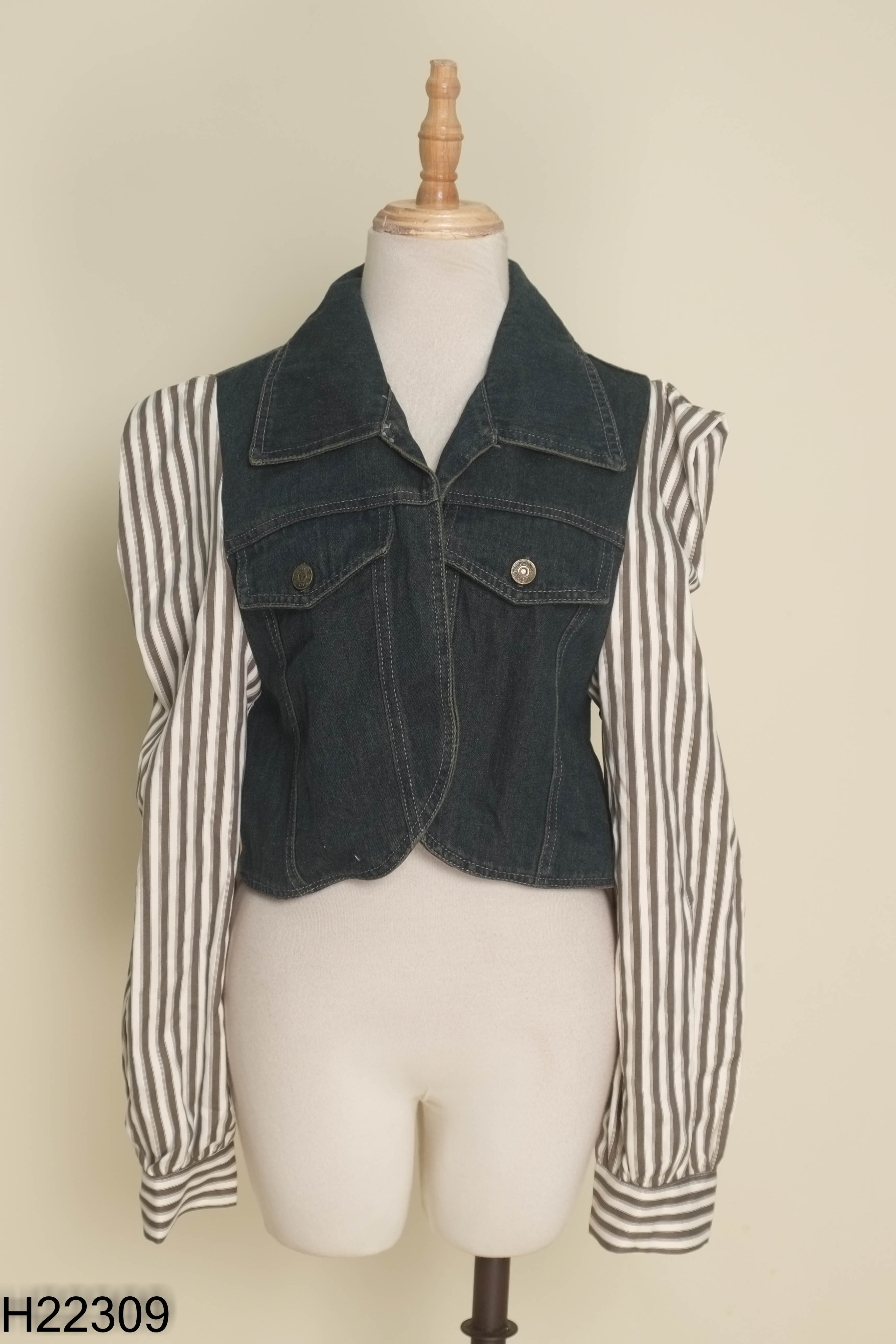 NEWTAG Áo khoác jeans xanh mix tay kẻ
