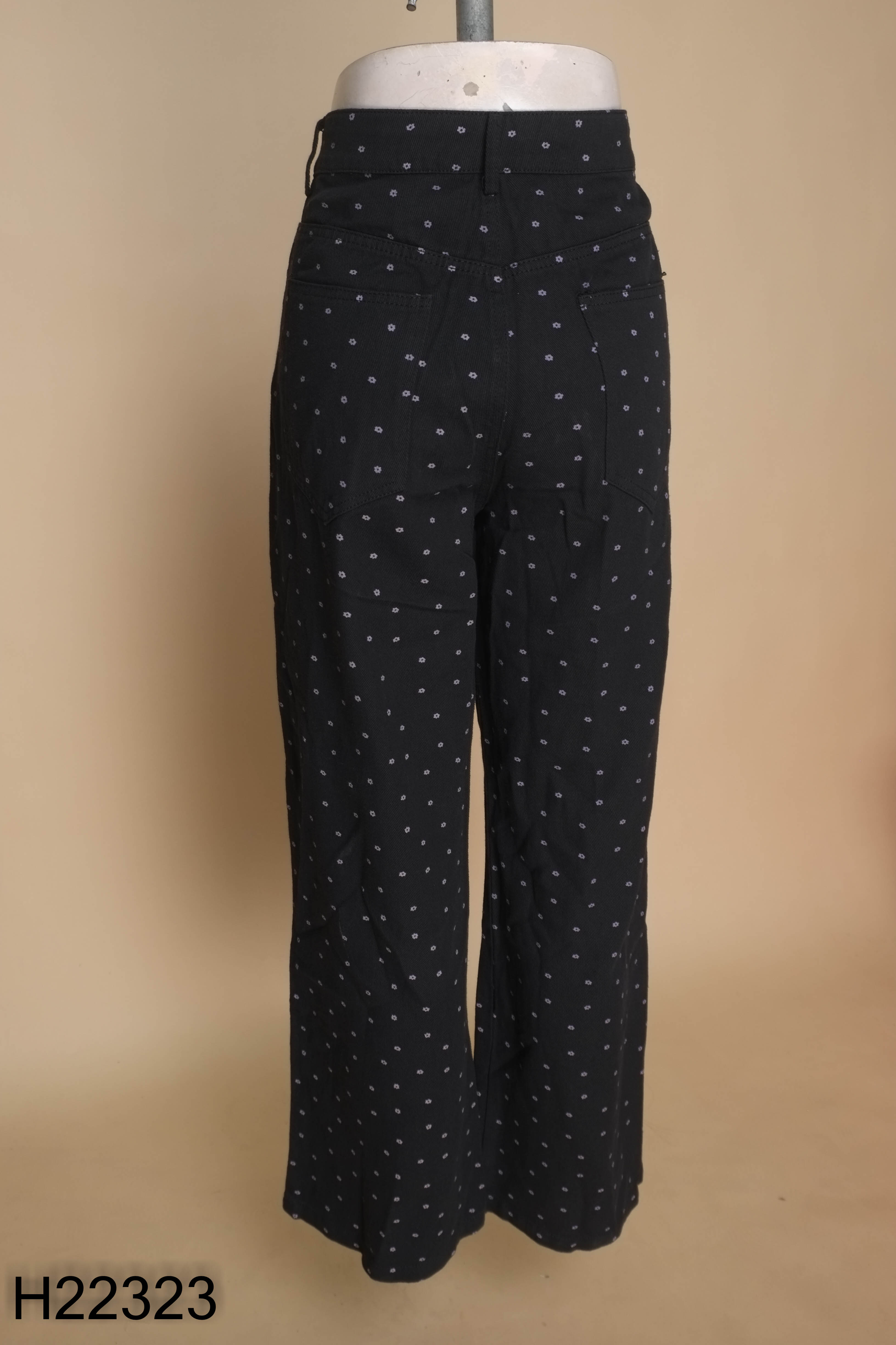 NEWTAG Quần jeans đen hoa